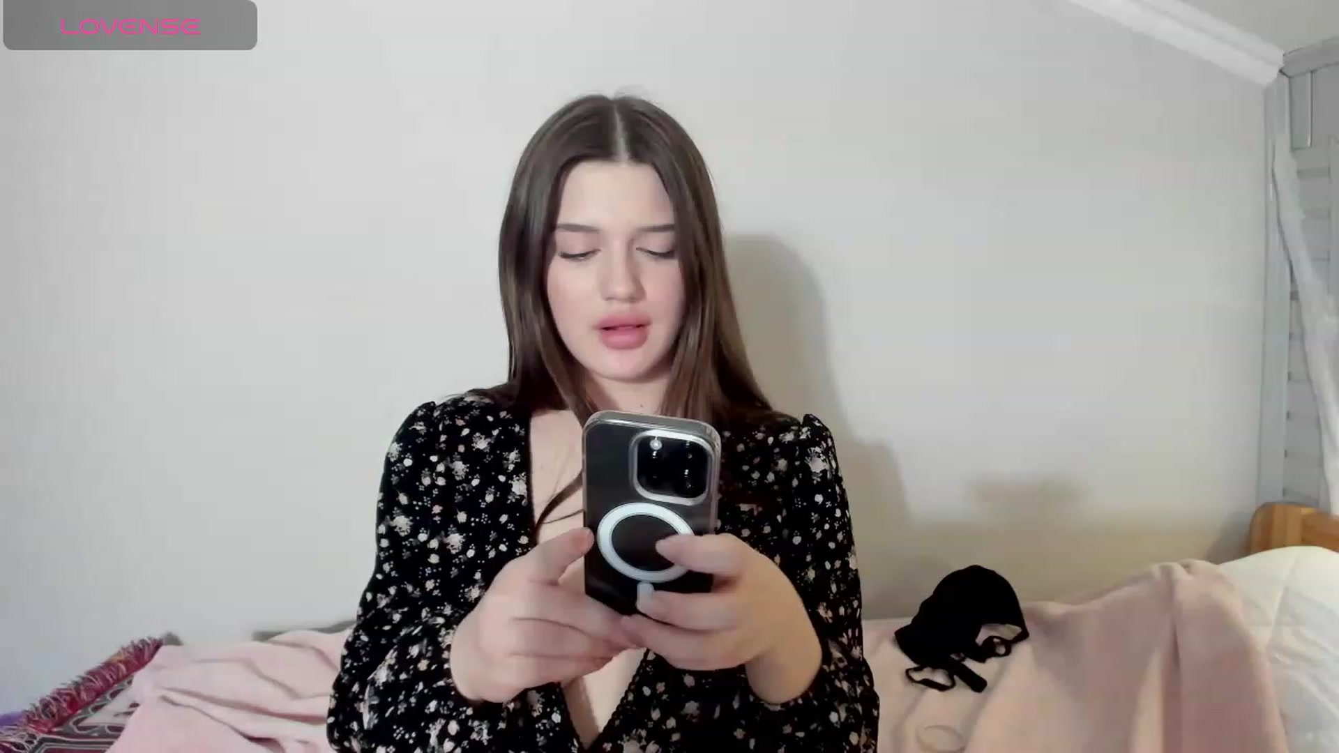 Gallery image thumbnail from LorettaMiller's myfreecams stream on, 11/29/2023, 01:42 image 6 of 20