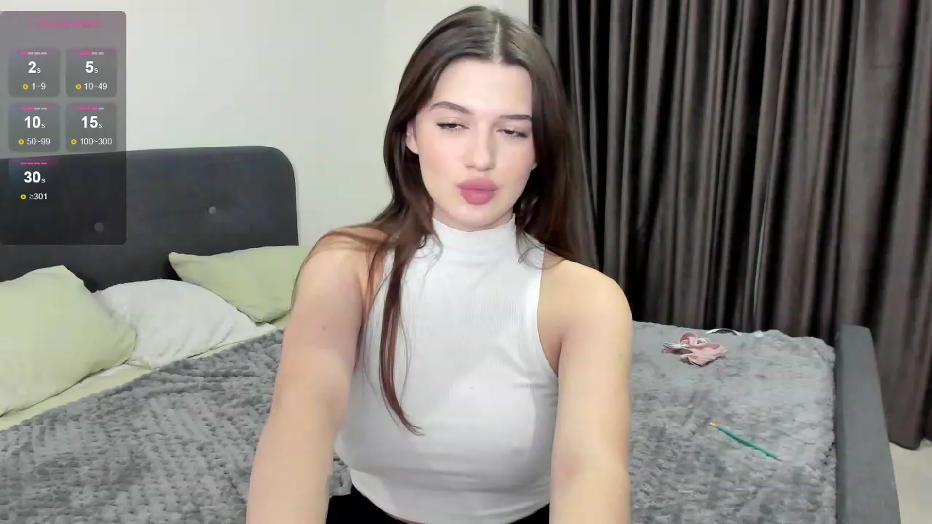 Gallery image thumbnail from LorettaMiller's myfreecams stream on, 12/08/2023, 17:32 image 19 of 20