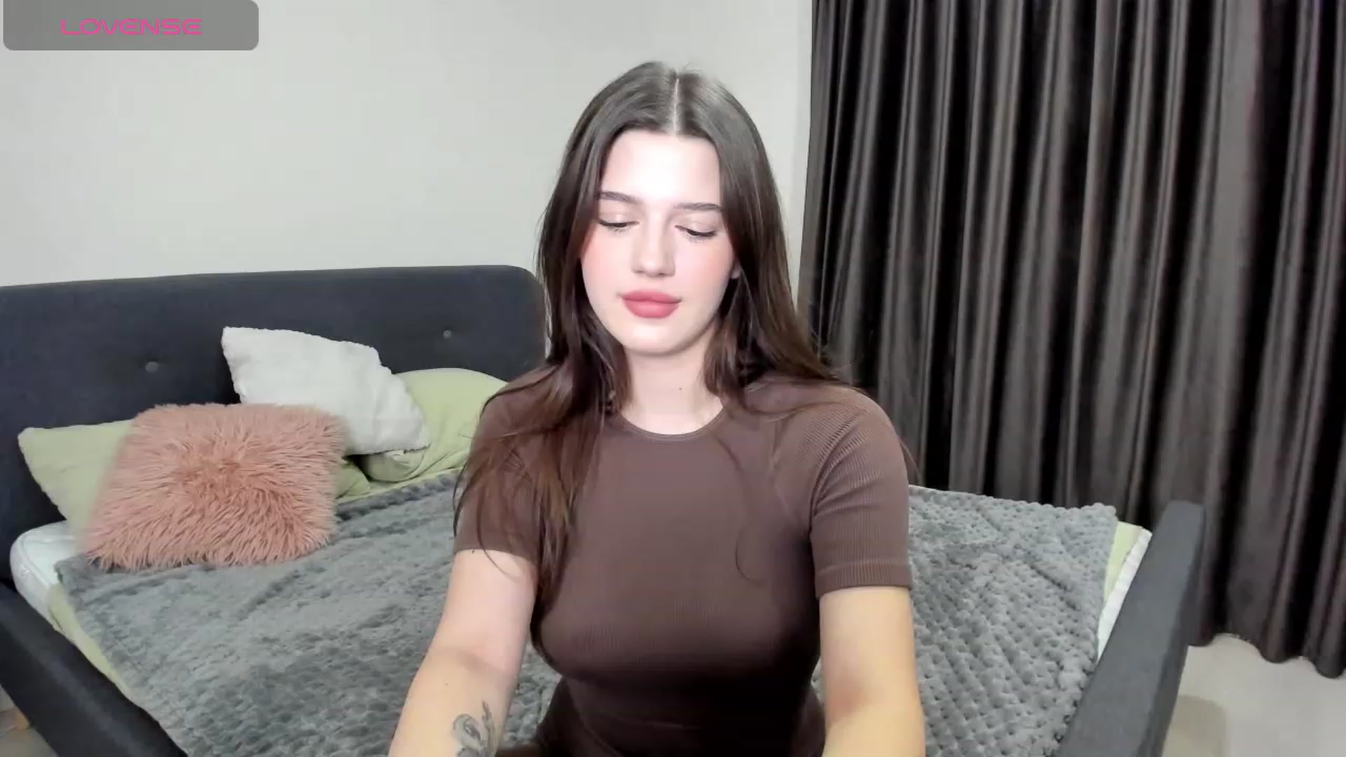 Gallery image thumbnail from LorettaMiller's myfreecams stream on, 12/15/2023, 13:54 image 17 of 20