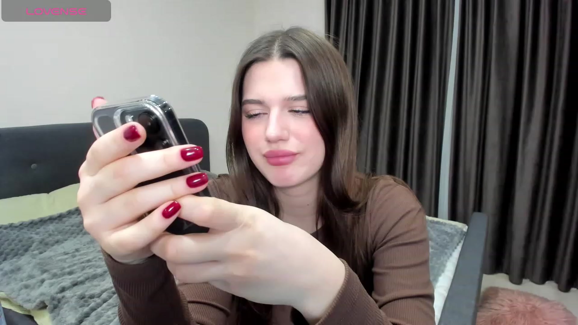 Gallery image thumbnail from LorettaMiller's myfreecams stream on, 12/27/2023, 23:43 image 12 of 20
