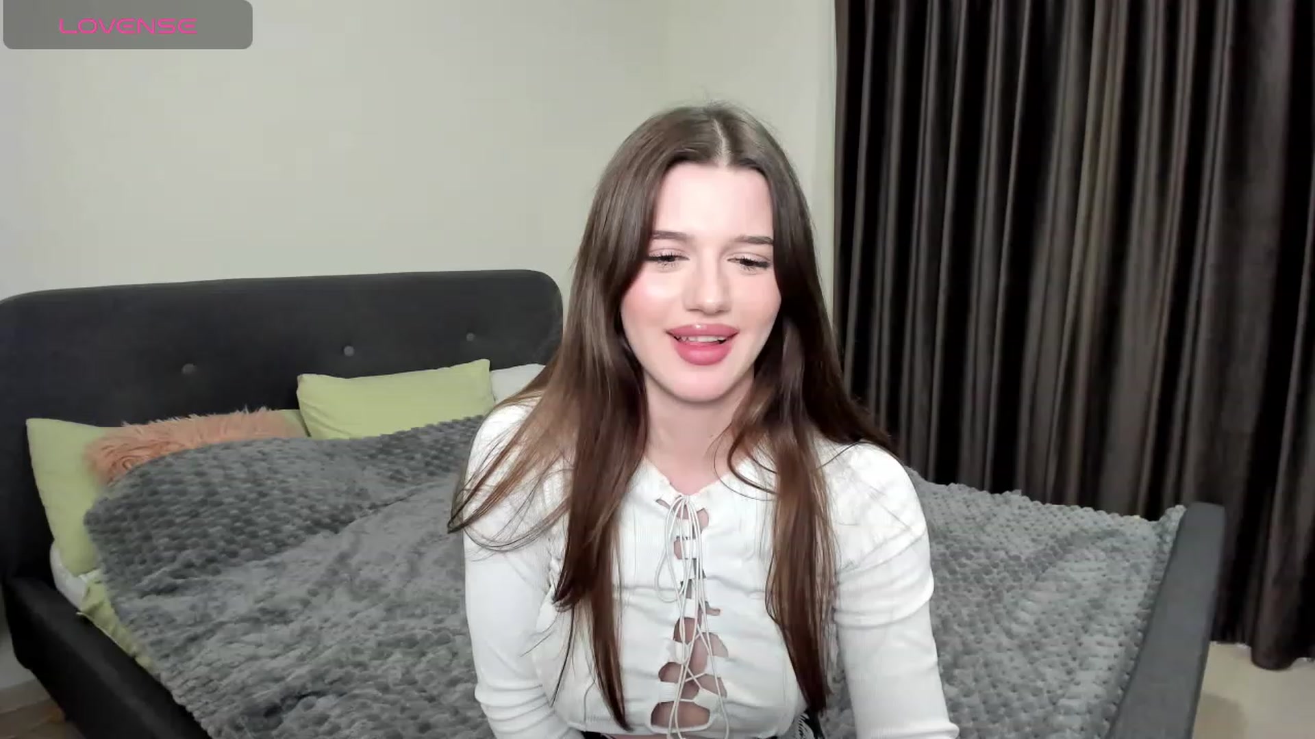 Gallery image thumbnail from LorettaMiller's myfreecams stream on, 01/02/2024, 23:17 image 5 of 20