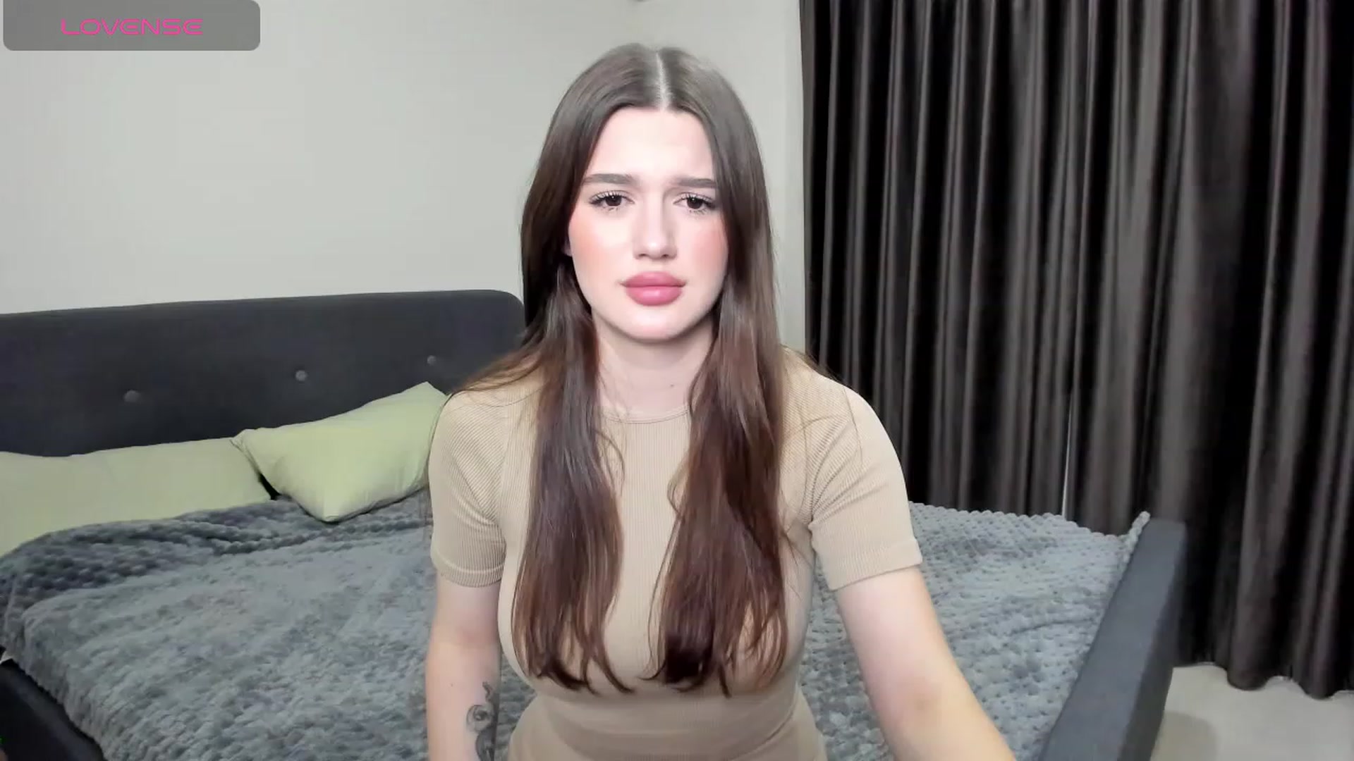 Gallery image thumbnail from LorettaMiller's myfreecams stream on, 01/04/2024, 15:51 image 12 of 20