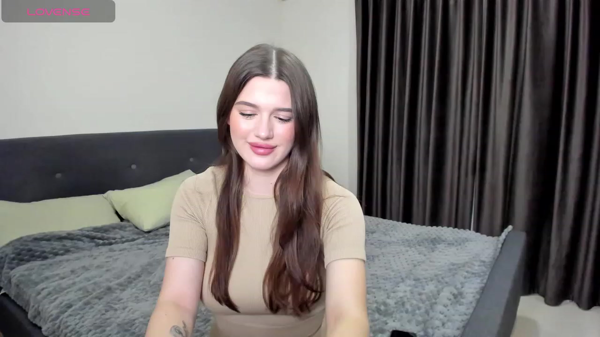 Gallery image thumbnail from LorettaMiller's myfreecams stream on, 01/04/2024, 15:51 image 9 of 20