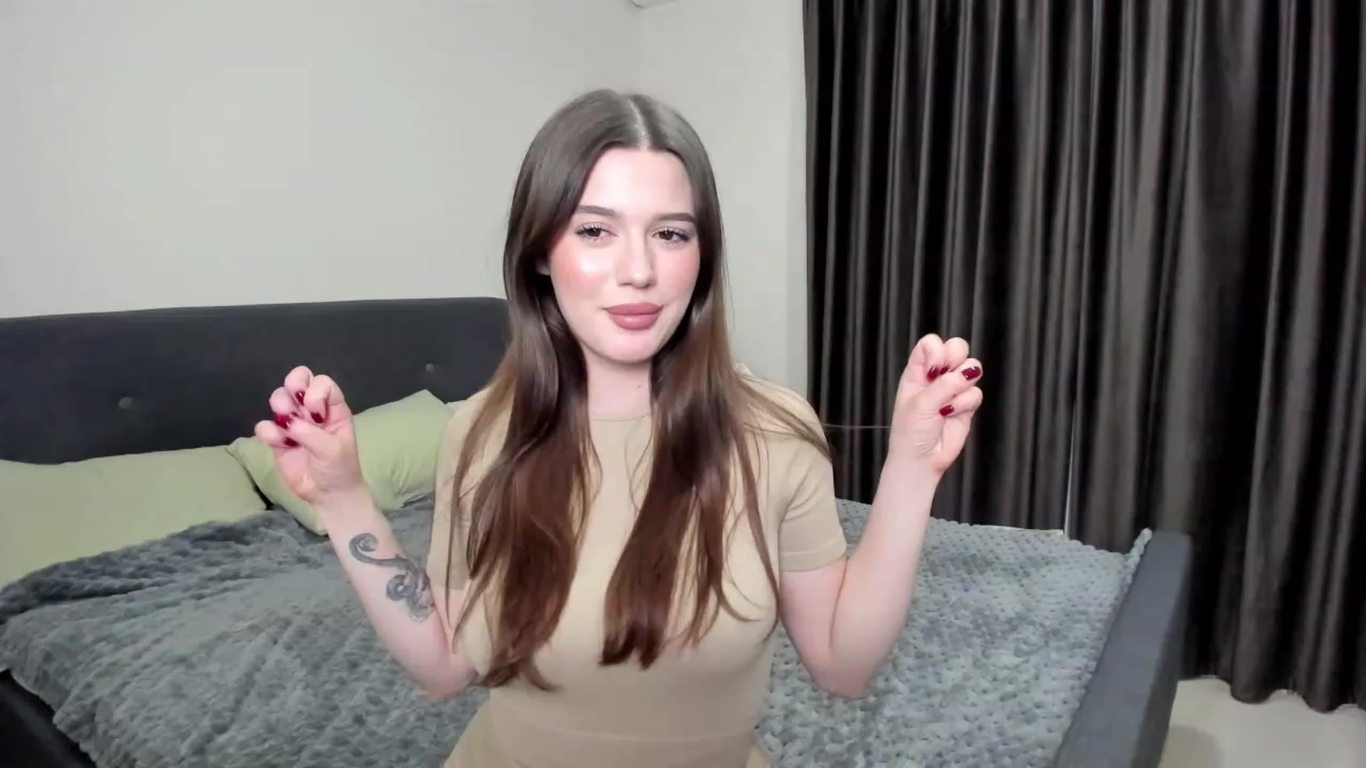 Gallery image thumbnail from LorettaMiller's myfreecams stream on, 01/04/2024, 17:52 image 2 of 20