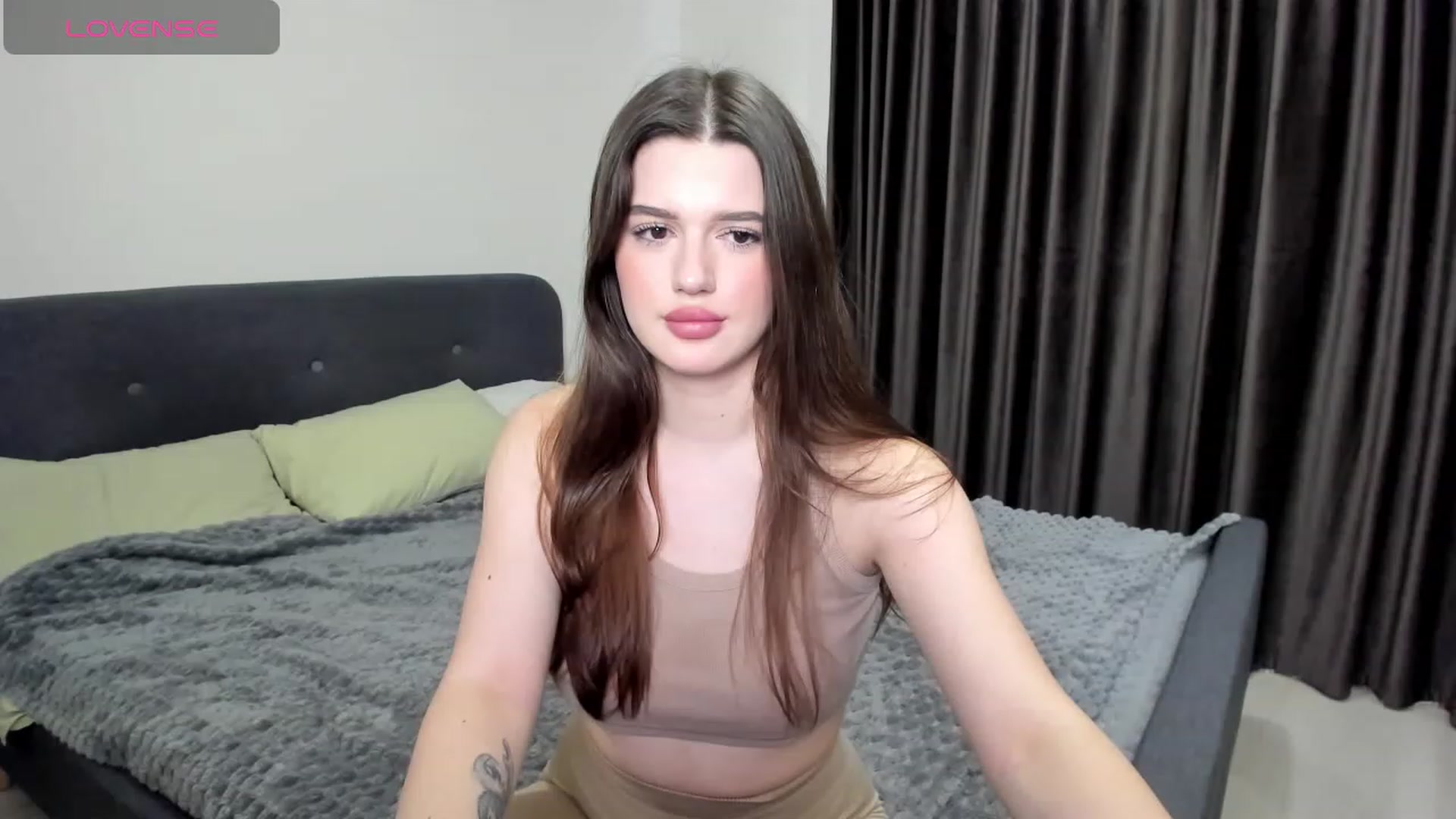 Gallery image thumbnail from LorettaMiller's myfreecams stream on, 01/06/2024, 10:44 image 5 of 20