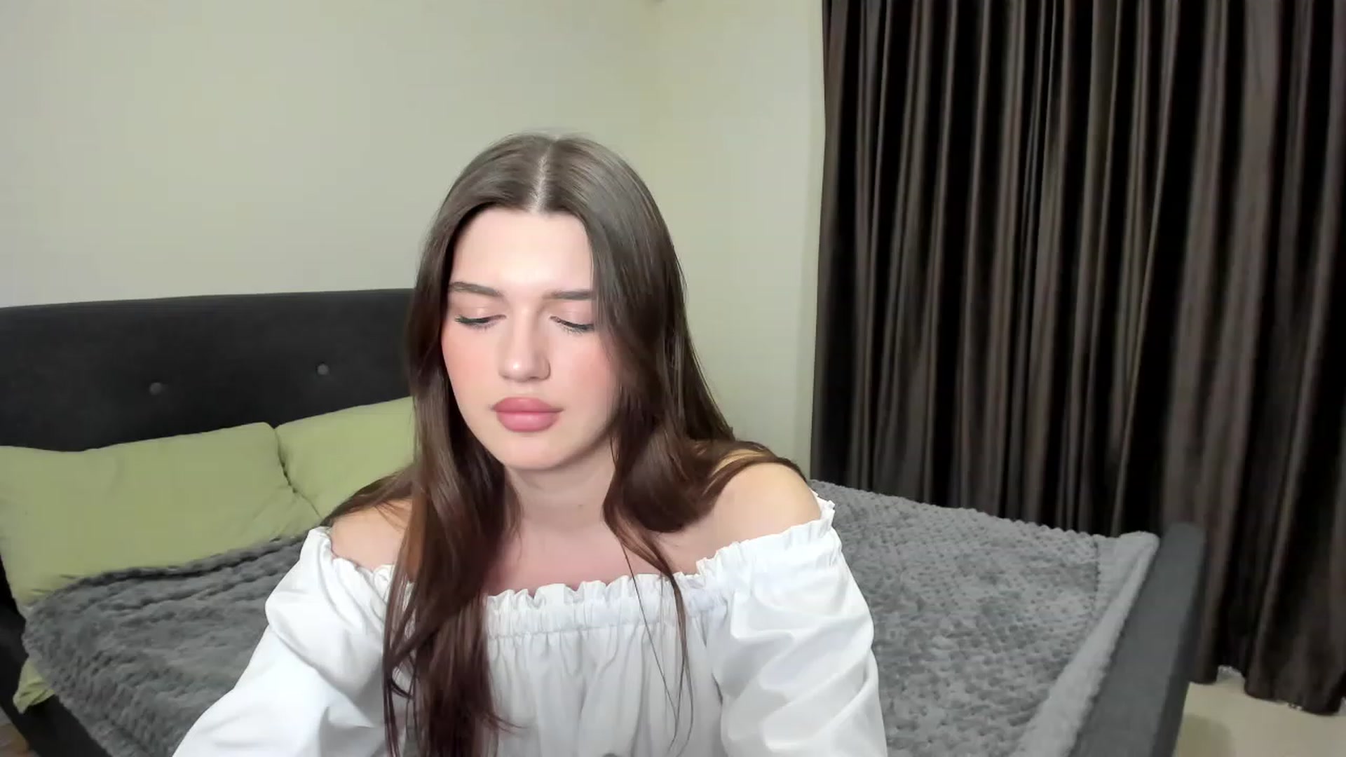 Gallery image thumbnail from LorettaMiller's myfreecams stream on, 01/07/2024, 21:33 image 11 of 20