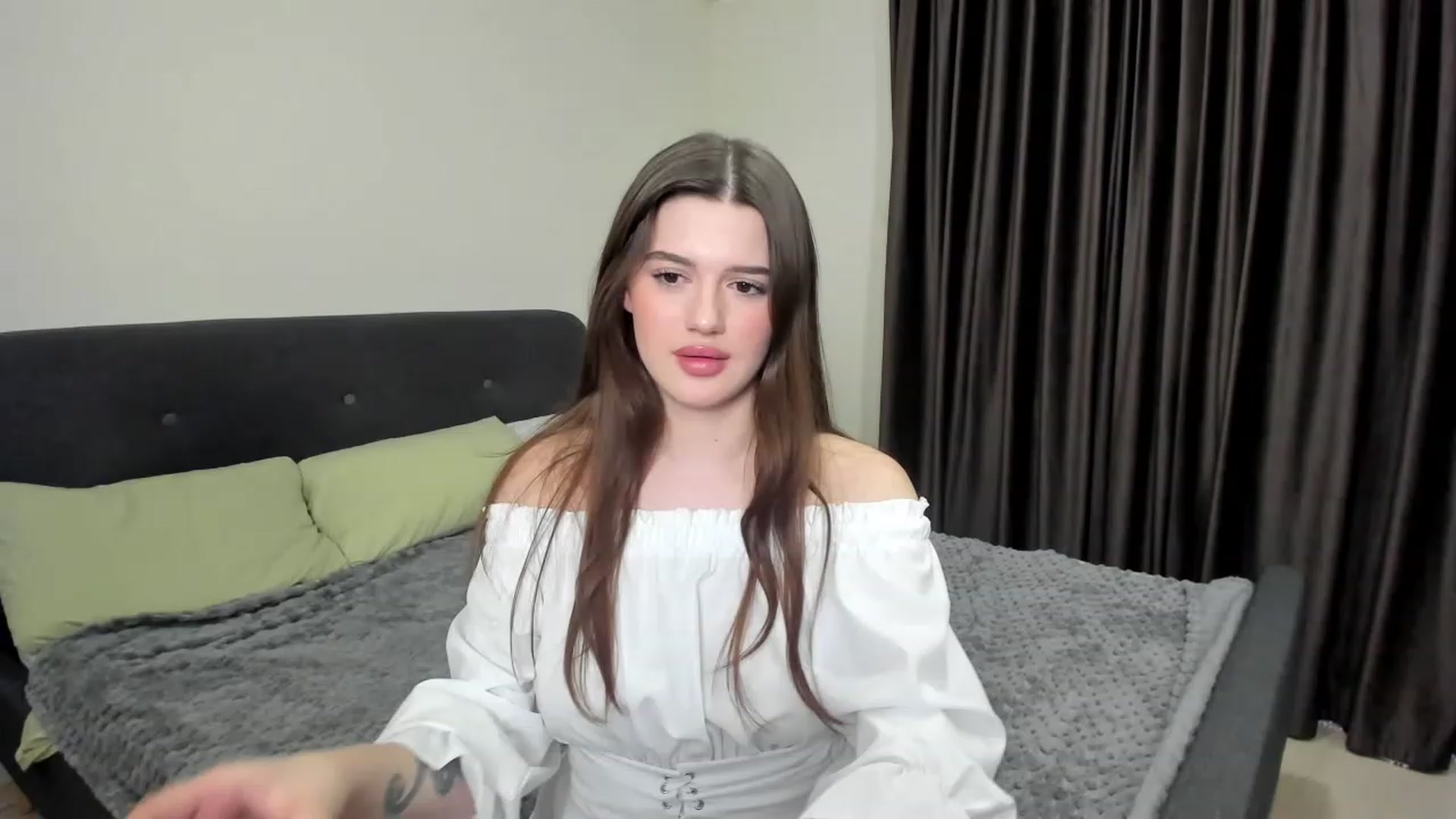 Gallery image thumbnail from LorettaMiller's myfreecams stream on, 01/07/2024, 22:26 image 10 of 20