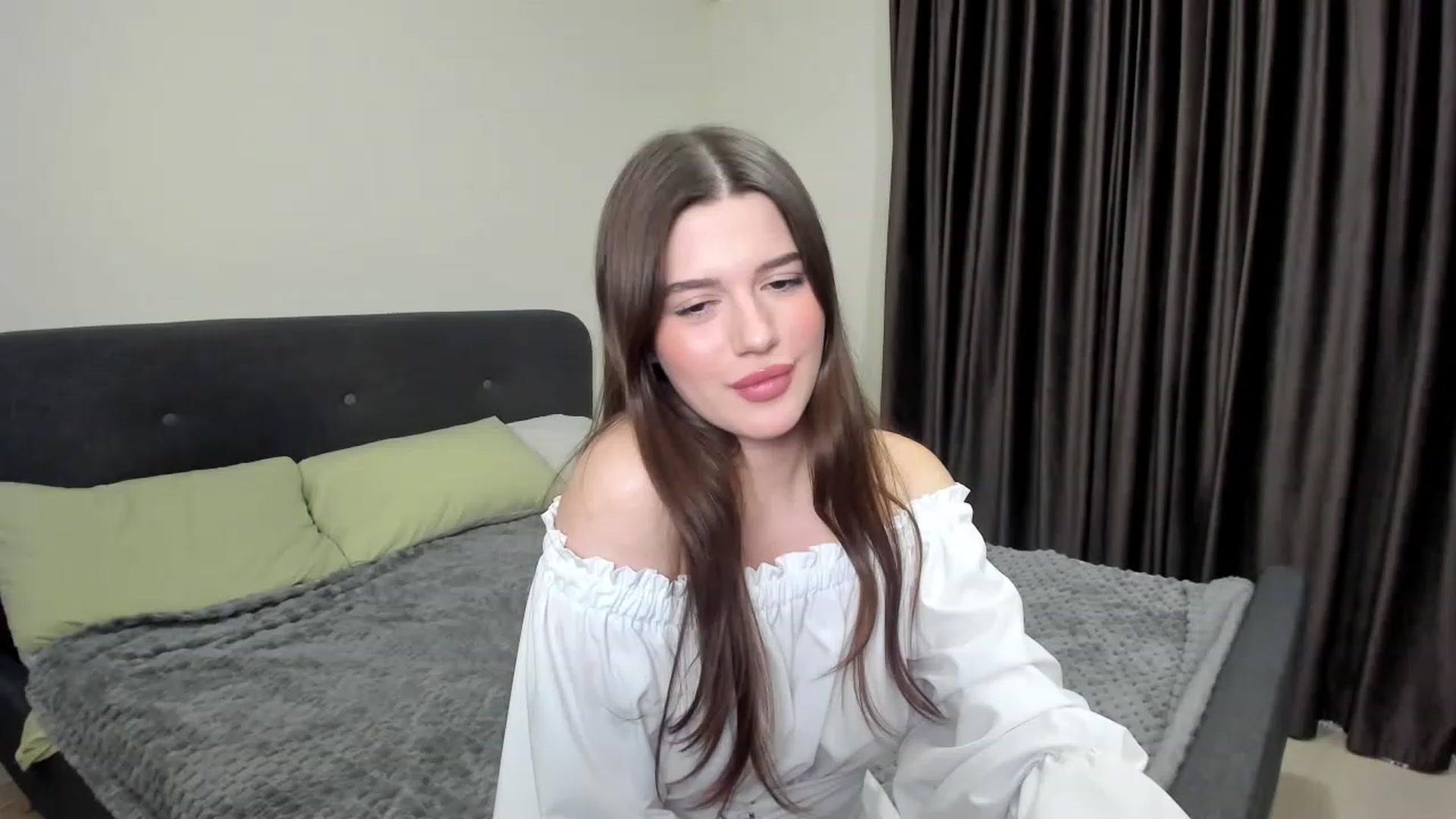 Gallery image thumbnail from LorettaMiller's myfreecams stream on, 01/07/2024, 22:26 image 9 of 20