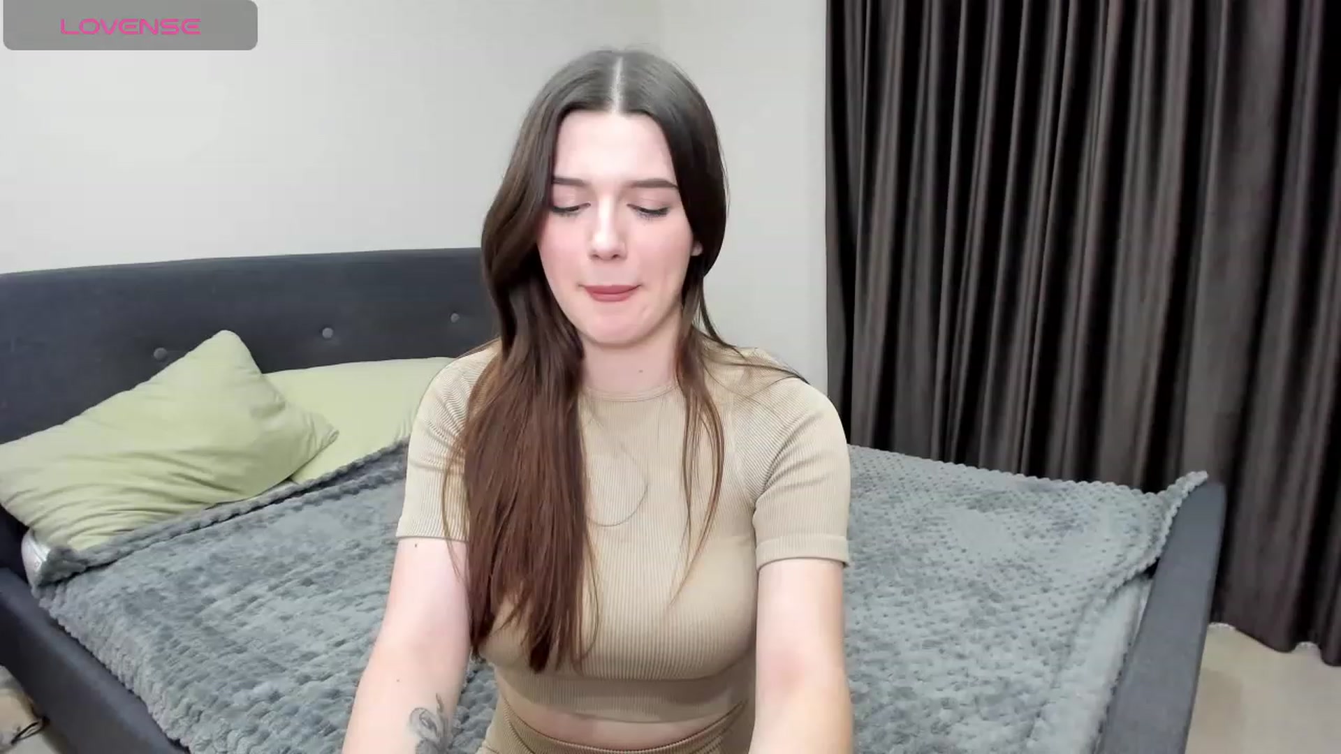 Gallery image thumbnail from LorettaMiller's myfreecams stream on, 01/09/2024, 21:52 image 8 of 20
