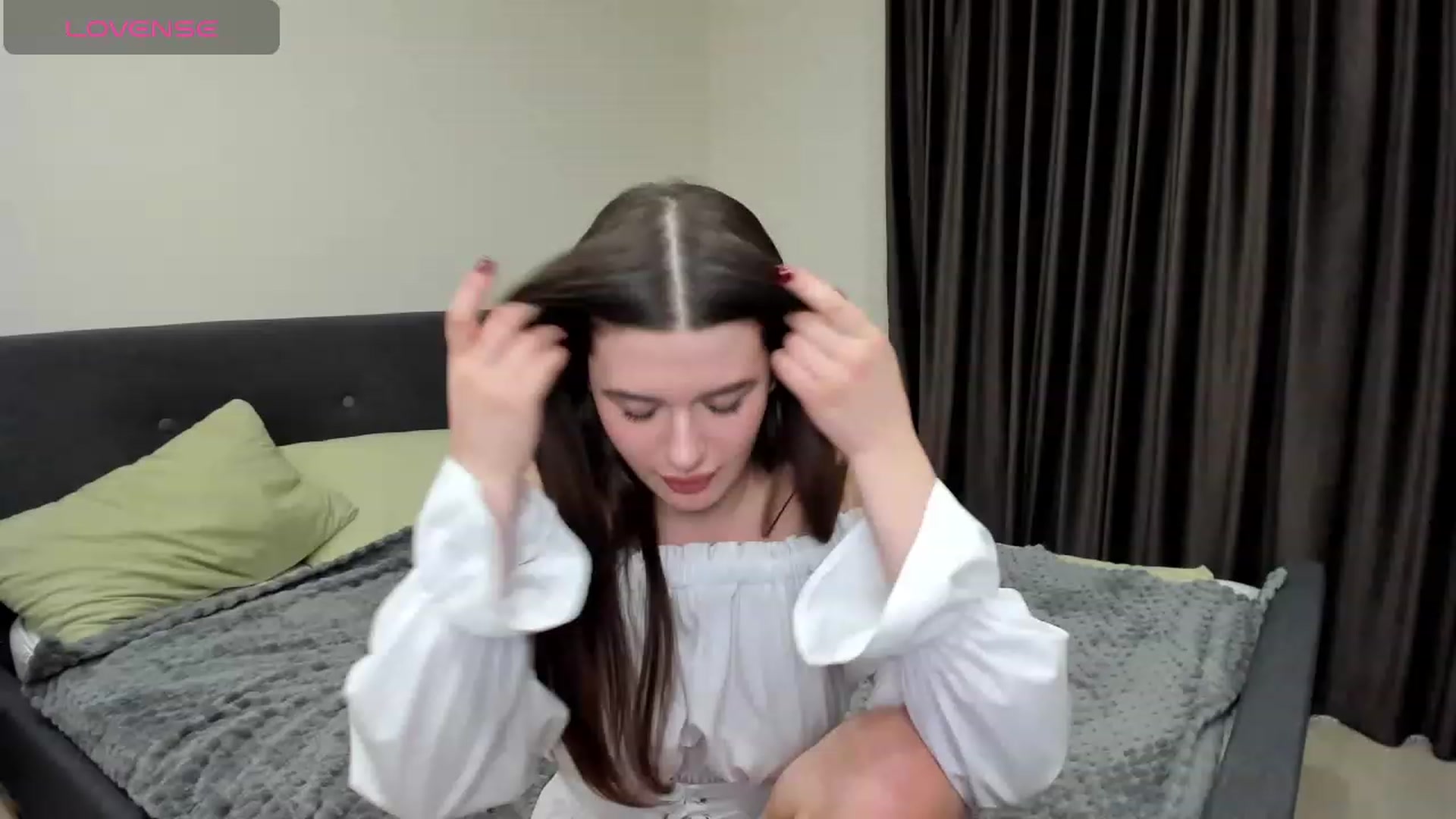 Gallery image thumbnail from LorettaMiller's myfreecams stream on, 01/09/2024, 23:41 image 12 of 20