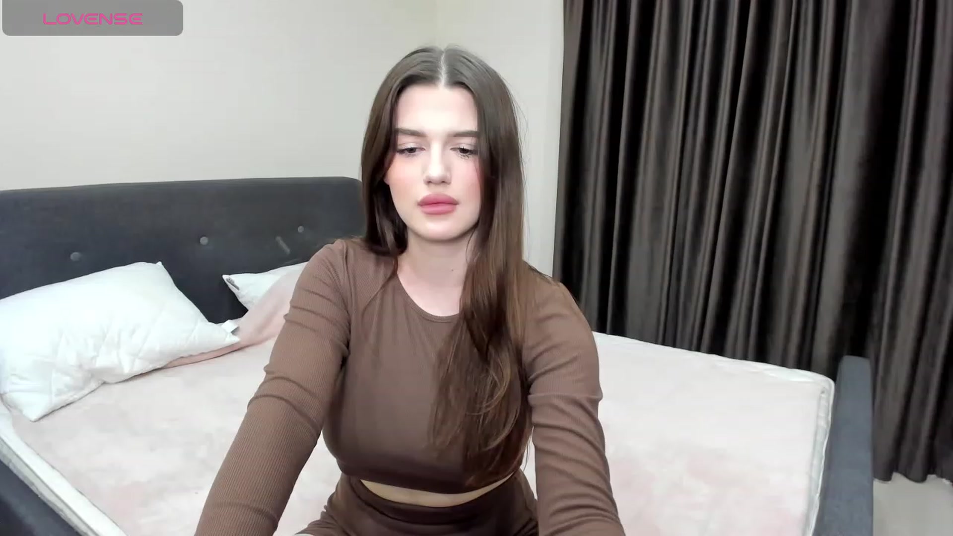 Gallery image thumbnail from LorettaMiller's myfreecams stream on, 01/20/2024, 18:33 image 14 of 20