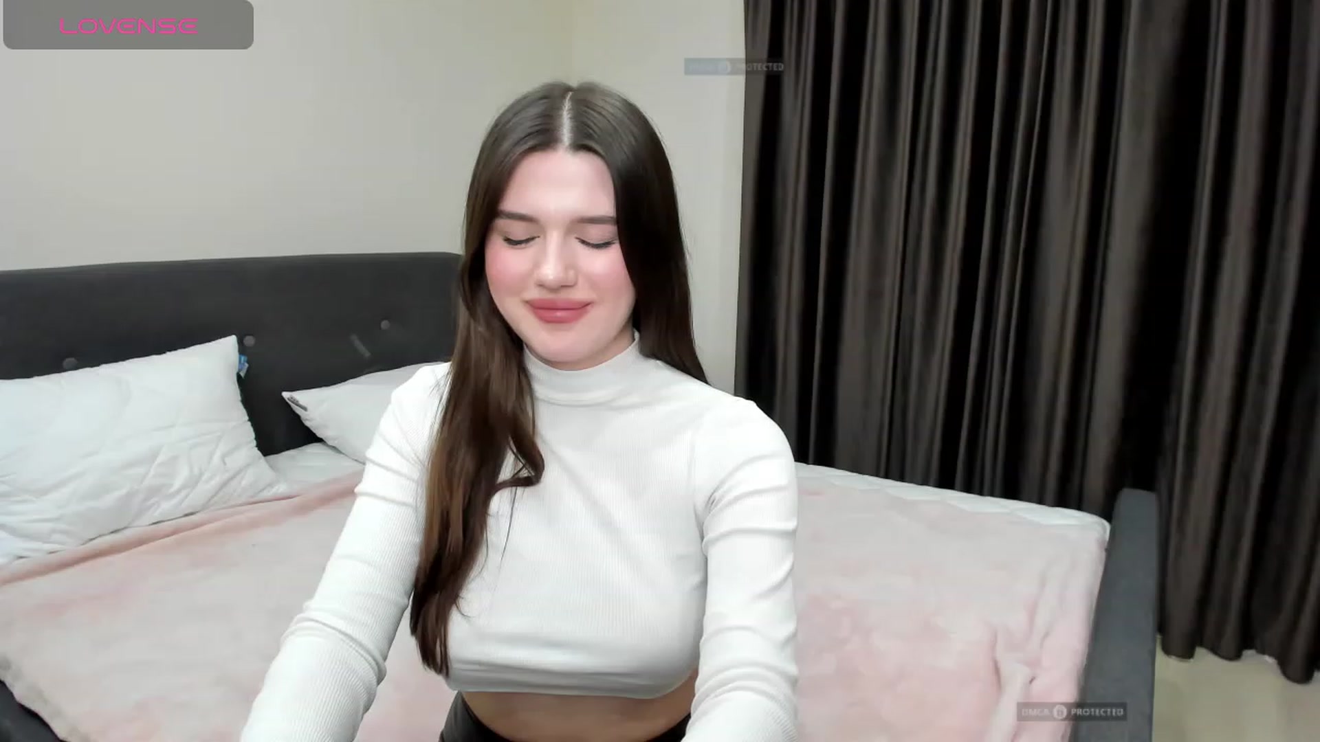 Gallery image thumbnail from LorettaMiller's myfreecams stream on, 01/22/2024, 22:40 image 8 of 20