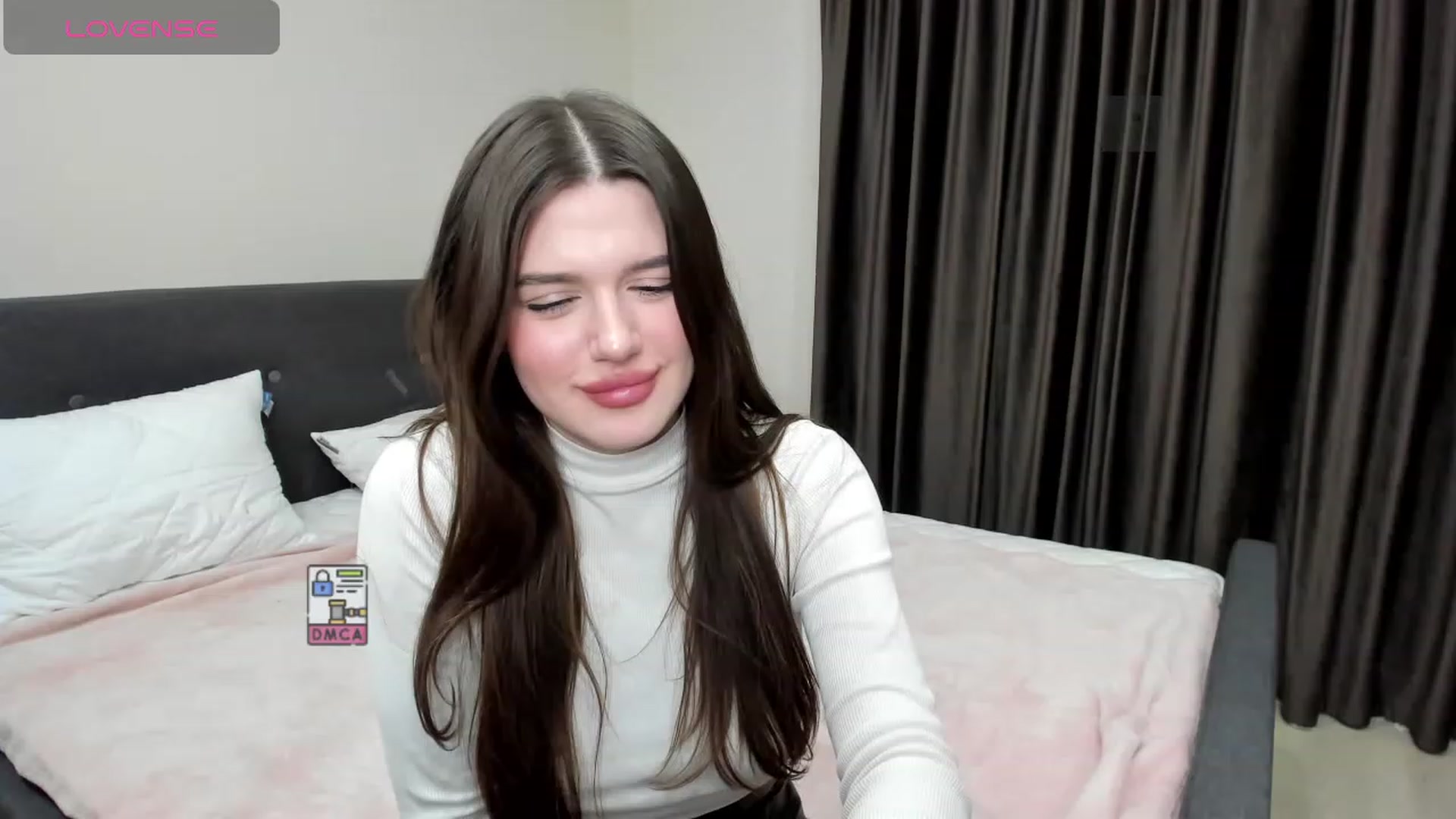 Gallery image thumbnail from LorettaMiller's myfreecams stream on, 01/22/2024, 22:40 image 18 of 20