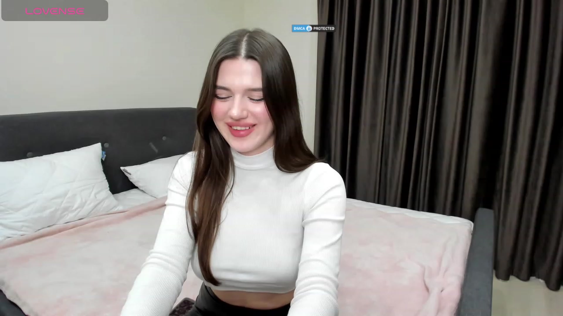 Gallery image thumbnail from LorettaMiller's myfreecams stream on, 01/22/2024, 22:40 image 1 of 20