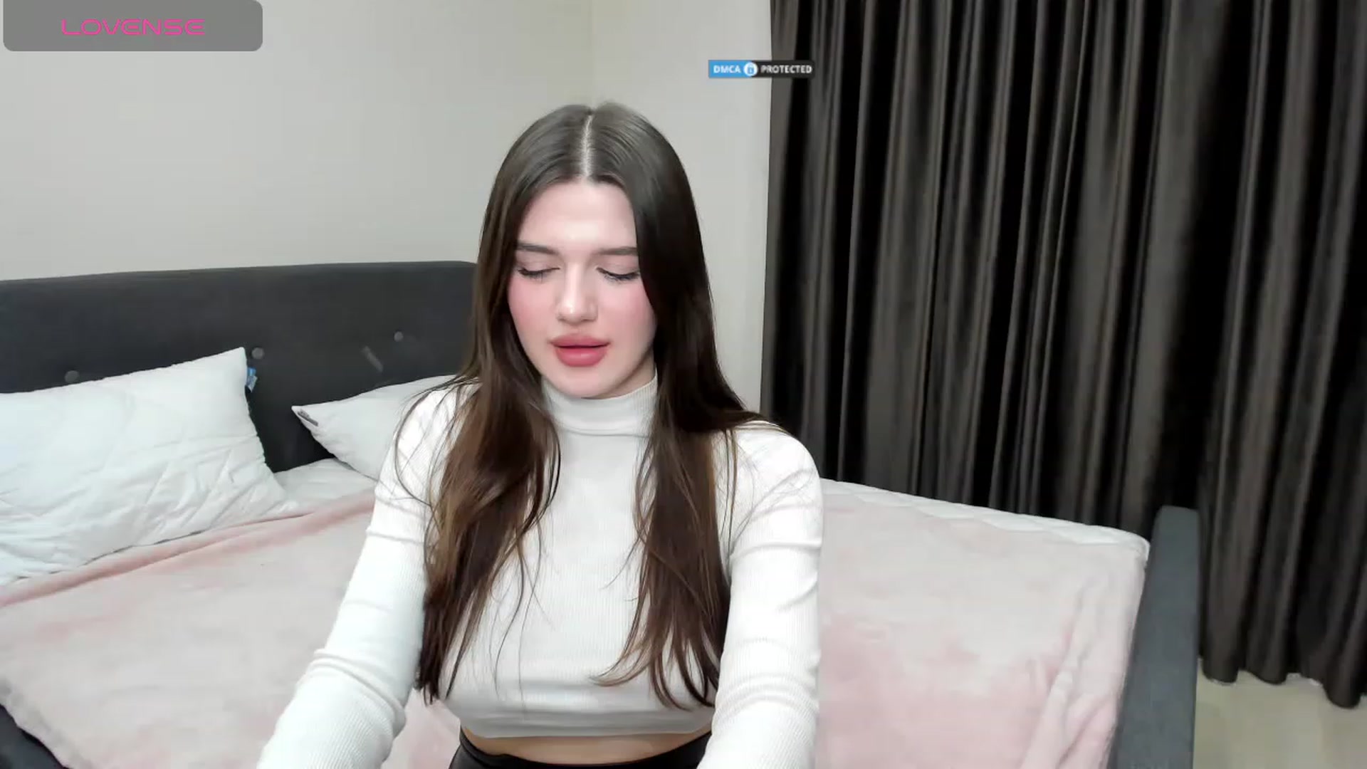 Gallery image thumbnail from LorettaMiller's myfreecams stream on, 01/22/2024, 22:40 image 19 of 20