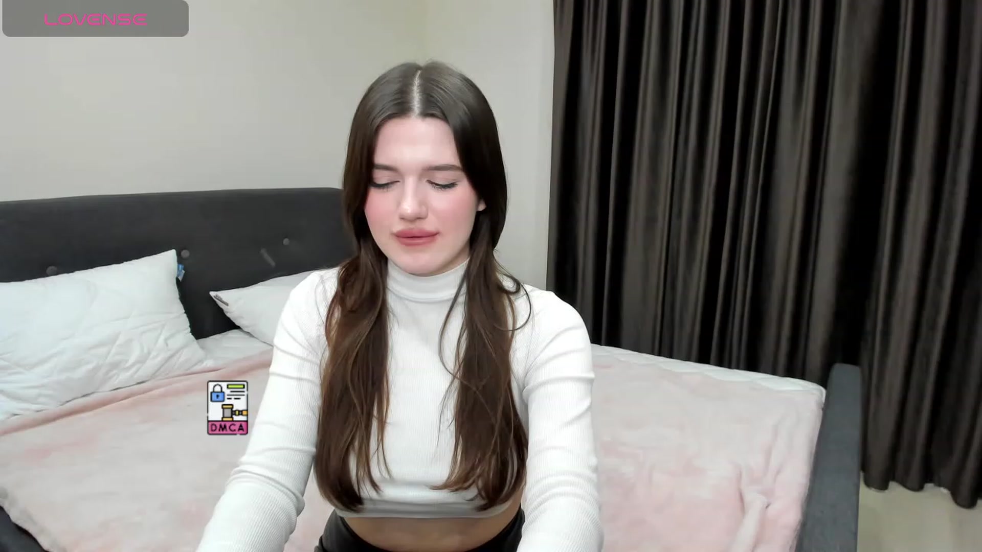 Gallery image thumbnail from LorettaMiller's myfreecams stream on, 01/22/2024, 22:40 image 14 of 20