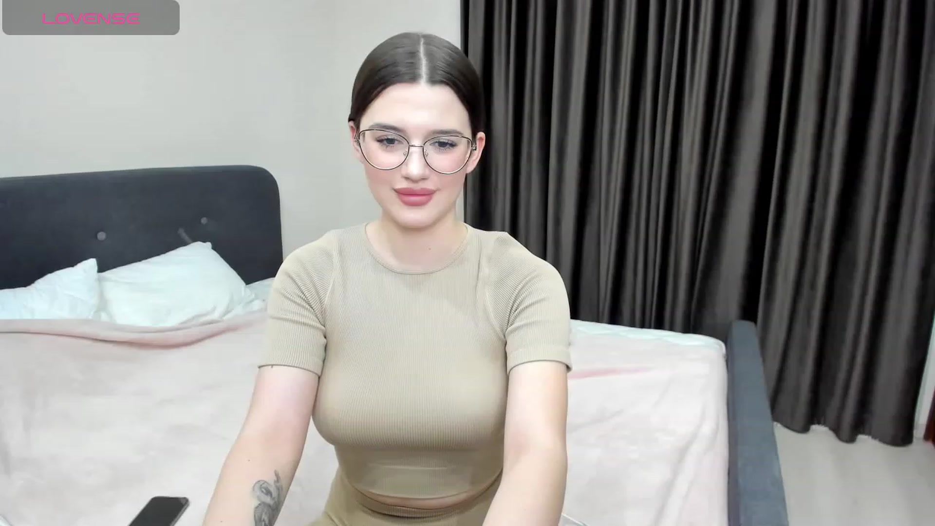 Gallery image thumbnail from LorettaMiller's myfreecams stream on, 01/27/2024, 14:33 image 4 of 20