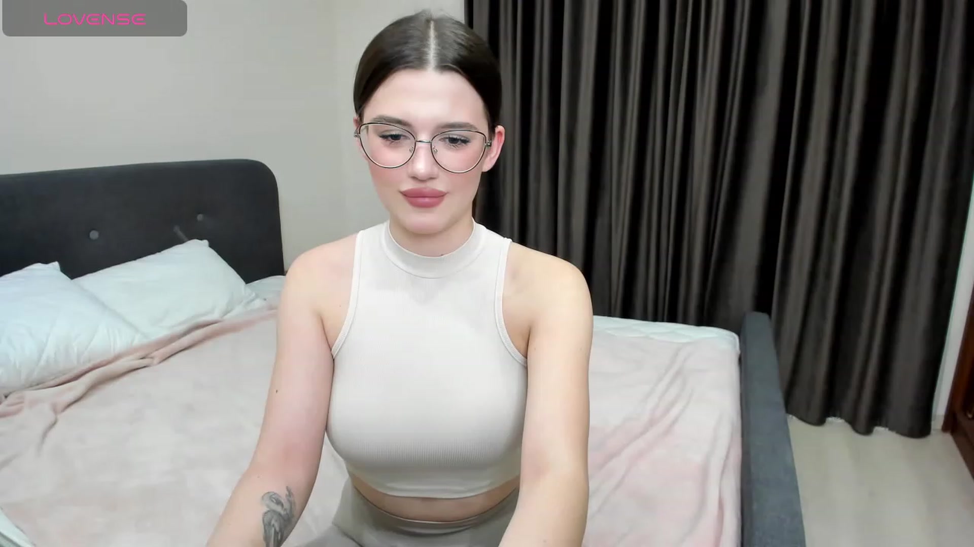 Gallery image thumbnail from LorettaMiller's myfreecams stream on, 01/28/2024, 18:51 image 18 of 20
