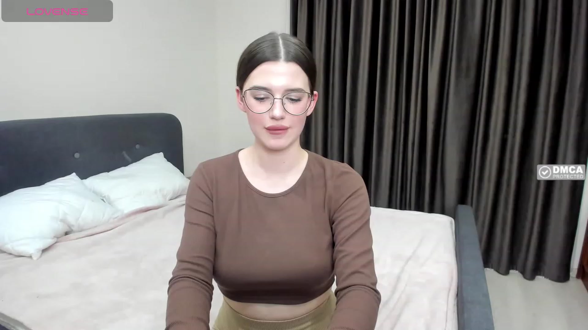 Gallery image thumbnail from LorettaMiller's myfreecams stream on, 01/29/2024, 18:50 image 4 of 20