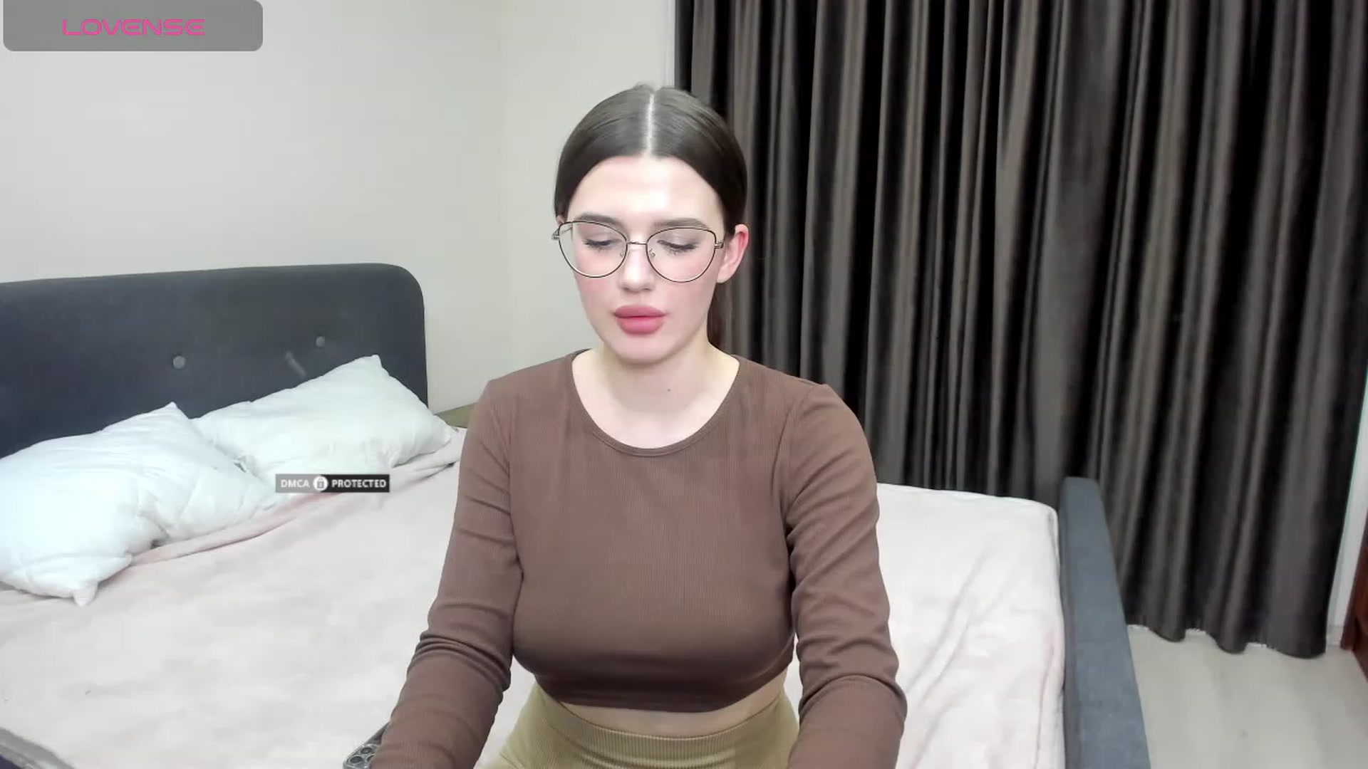 Gallery image thumbnail from LorettaMiller's myfreecams stream on, 01/29/2024, 18:50 image 15 of 20