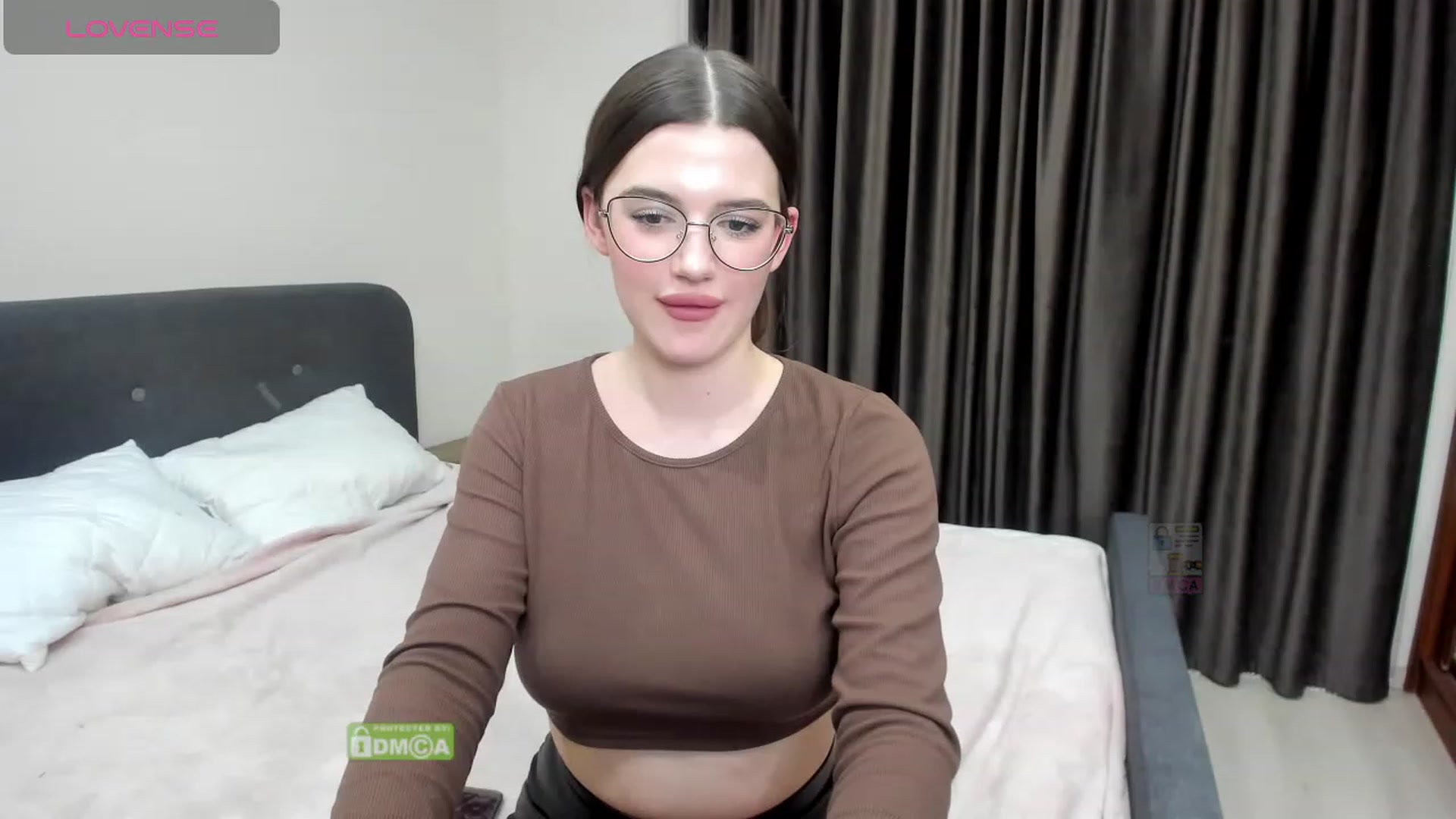 Gallery image thumbnail from LorettaMiller's myfreecams stream on, 01/29/2024, 19:40 image 2 of 20