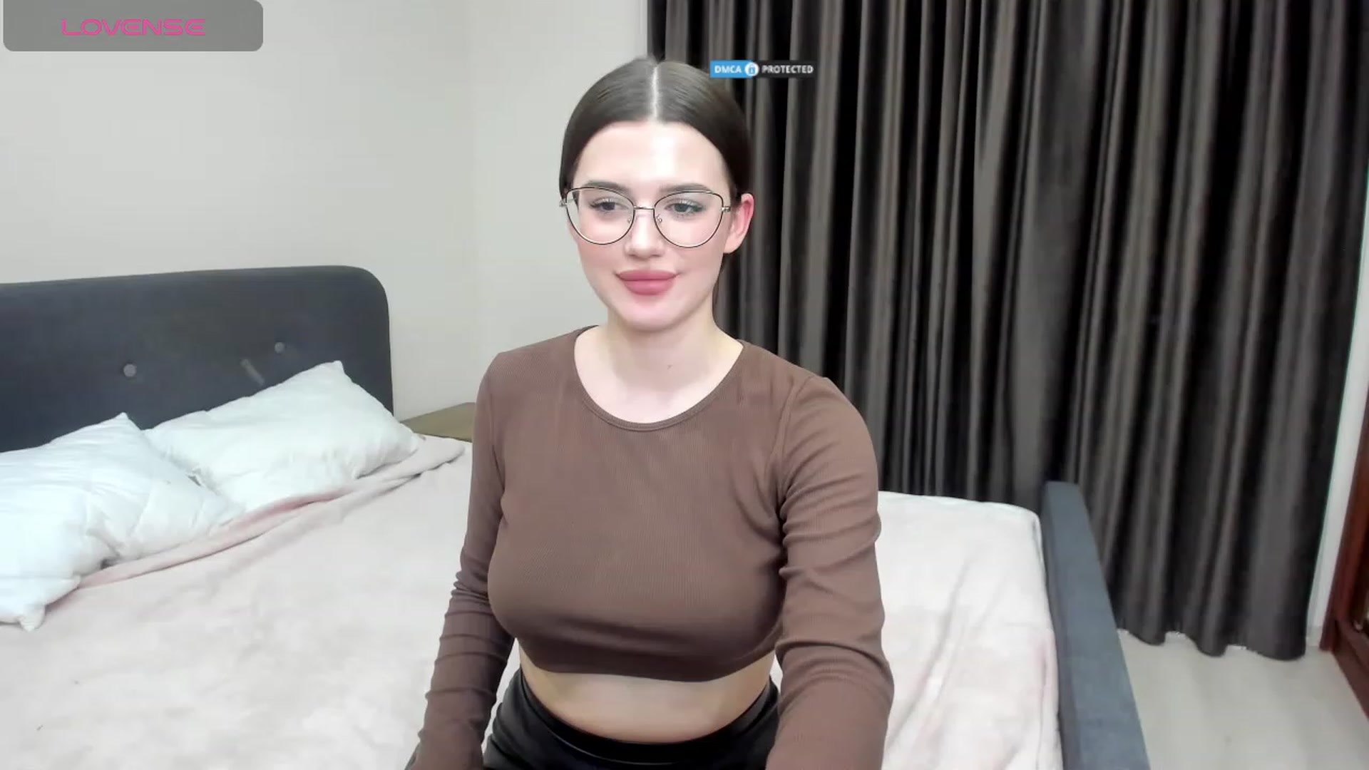Gallery image thumbnail from LorettaMiller's myfreecams stream on, 01/29/2024, 19:40 image 6 of 20