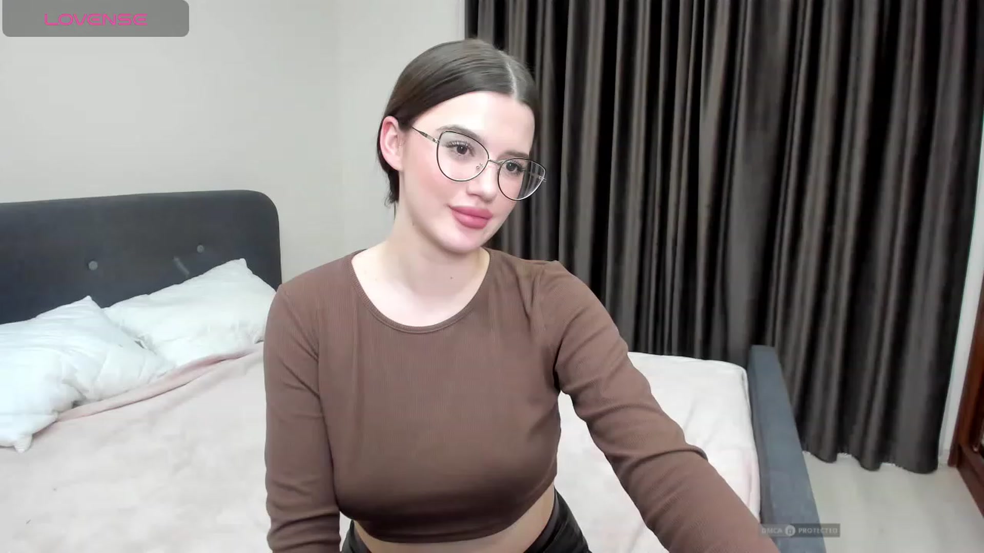 Gallery image thumbnail from LorettaMiller's myfreecams stream on, 01/29/2024, 19:40 image 3 of 20