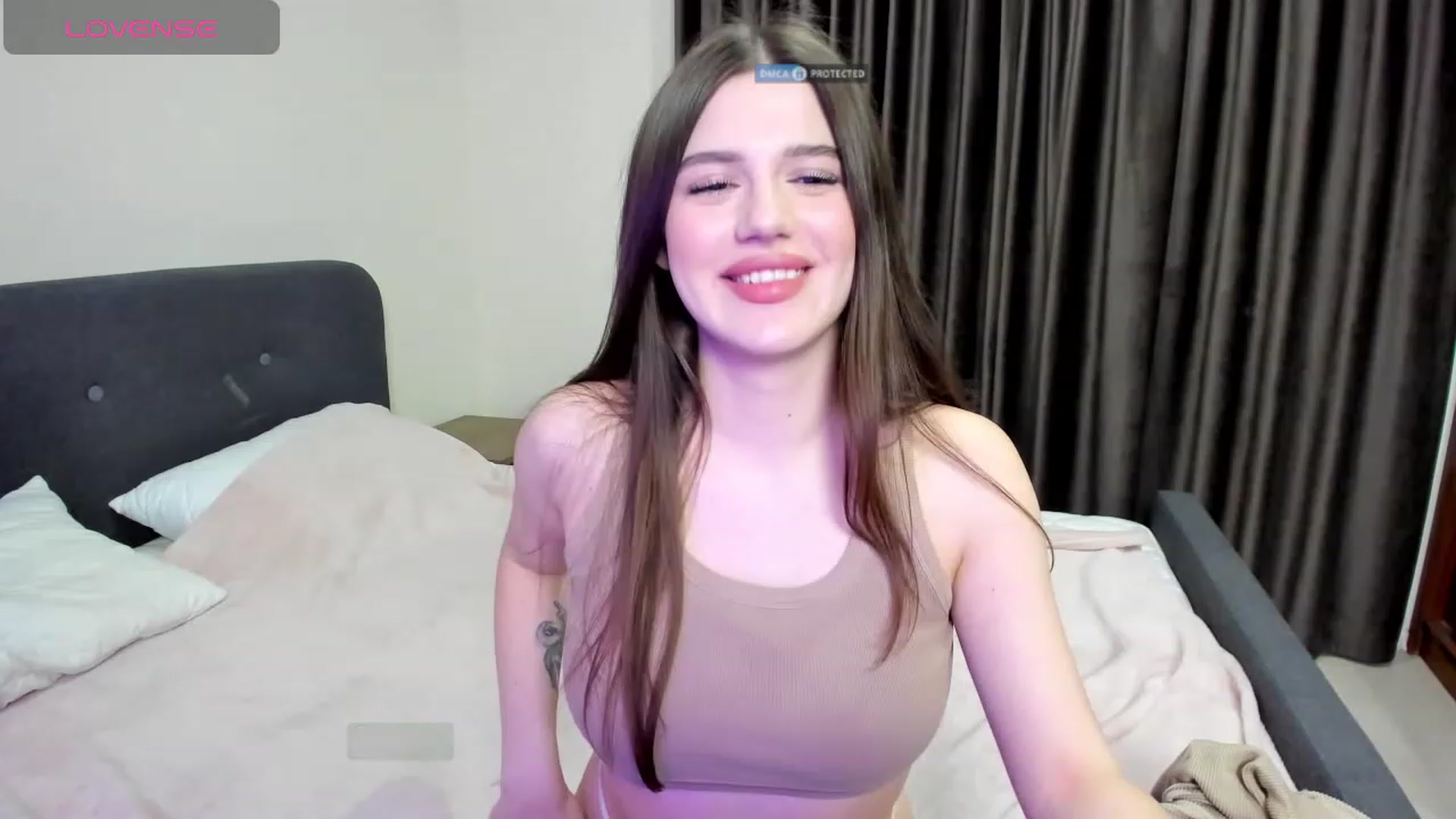 Gallery image thumbnail from LorettaMiller's myfreecams stream on, 02/20/2024, 17:13 image 4 of 20