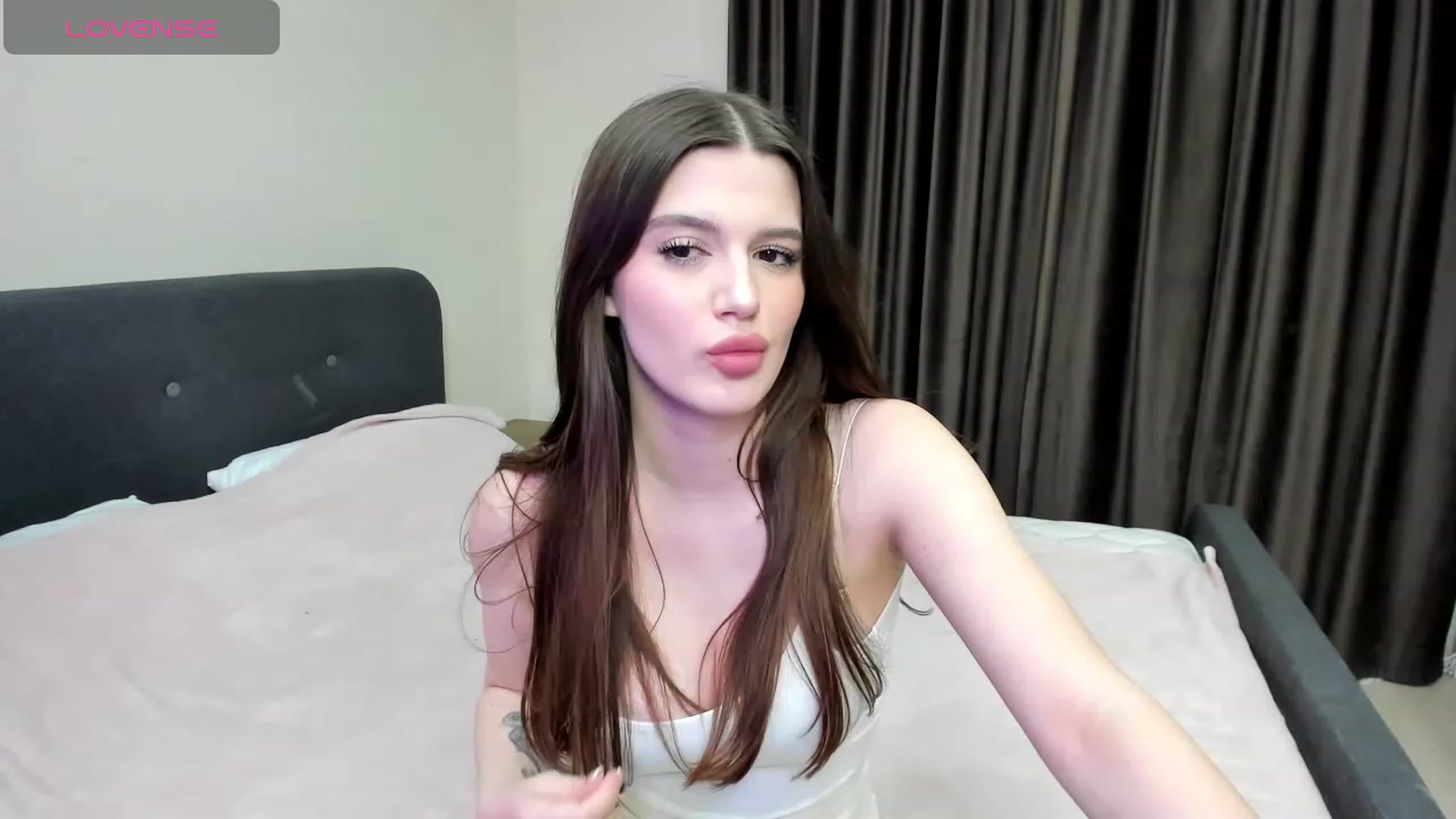 Gallery image thumbnail from LorettaMiller's myfreecams stream on, 02/28/2024, 15:35 image 8 of 20