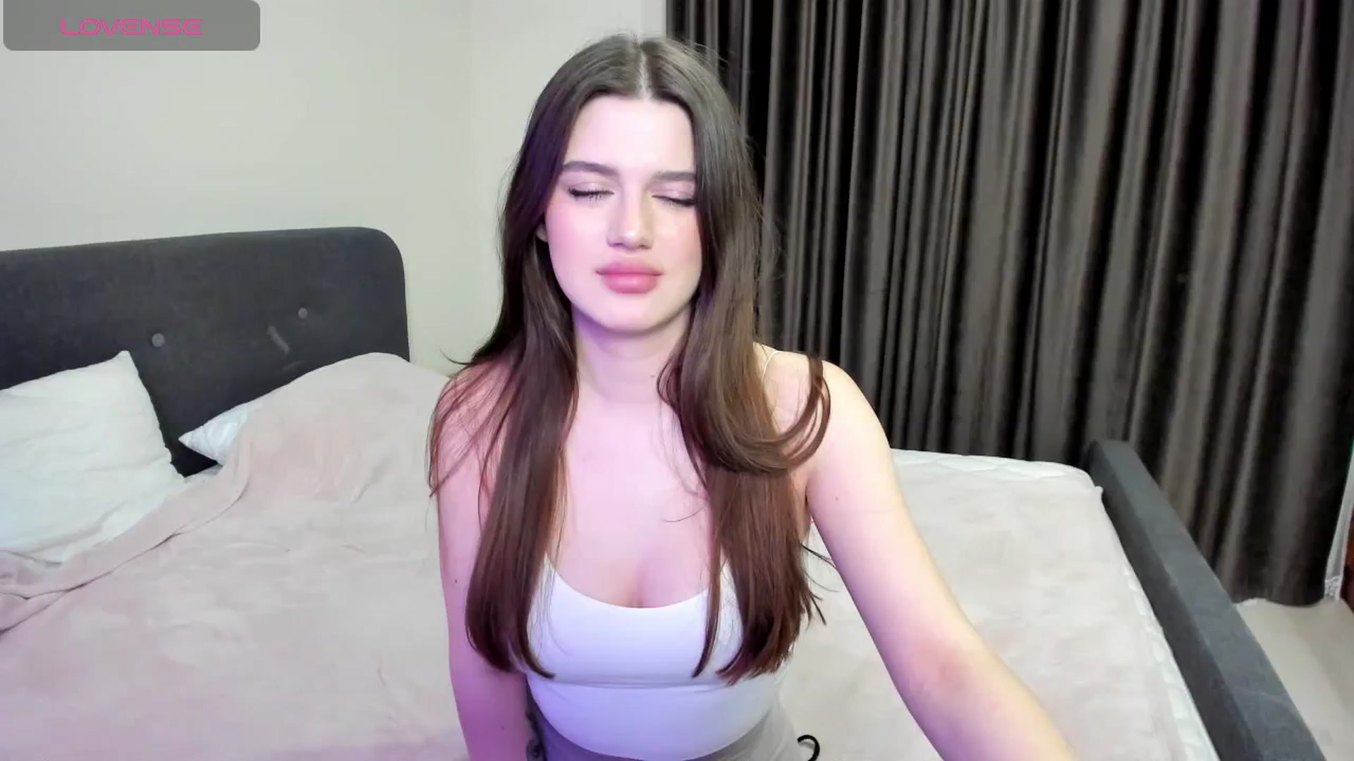 Gallery image thumbnail from LorettaMiller's myfreecams stream on, 03/02/2024, 21:39 image 1 of 20