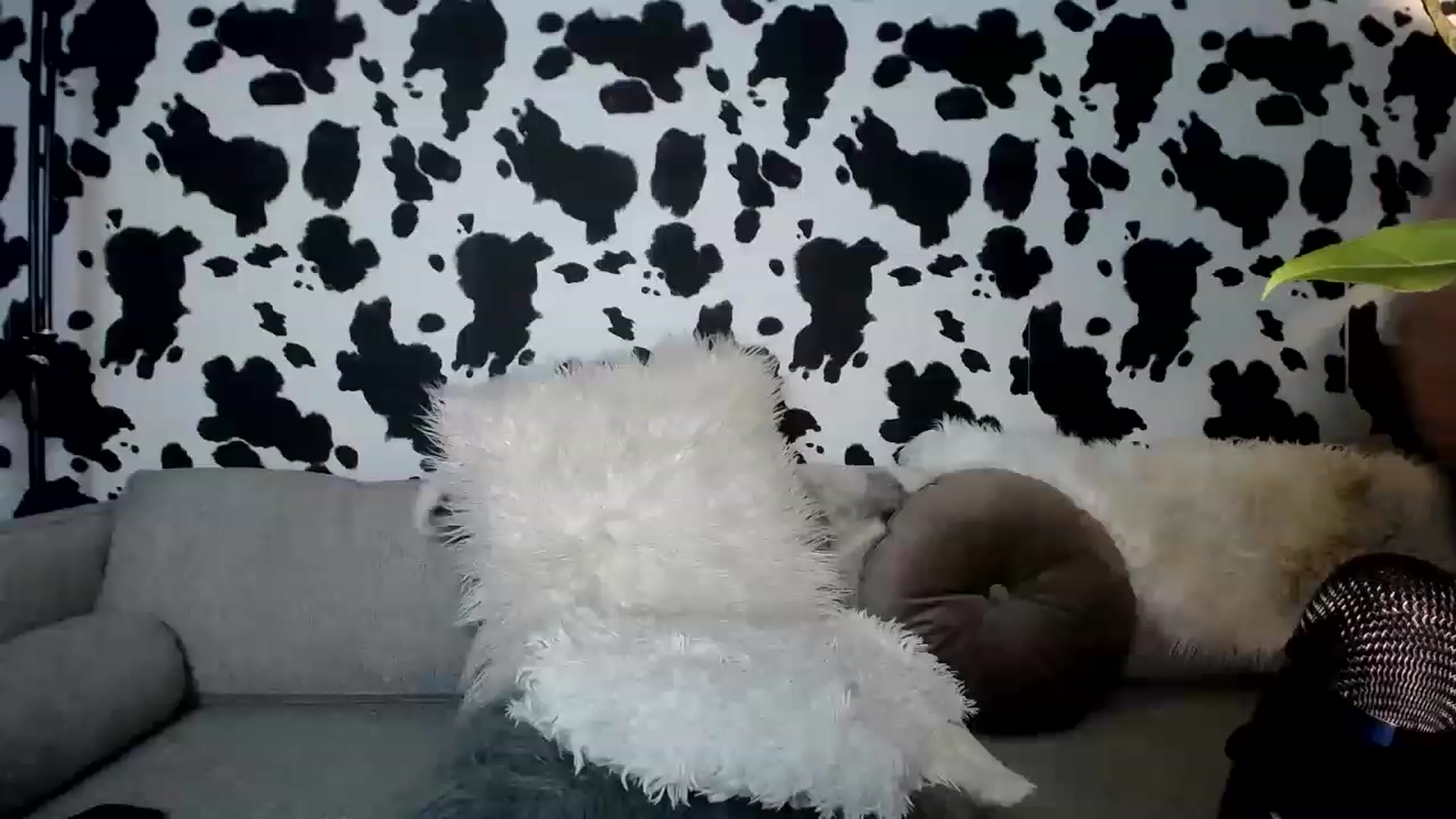 Gallery image thumbnail from LorettaRose's myfreecams stream on, 01/20/2023, 07:46 image 7 of 20