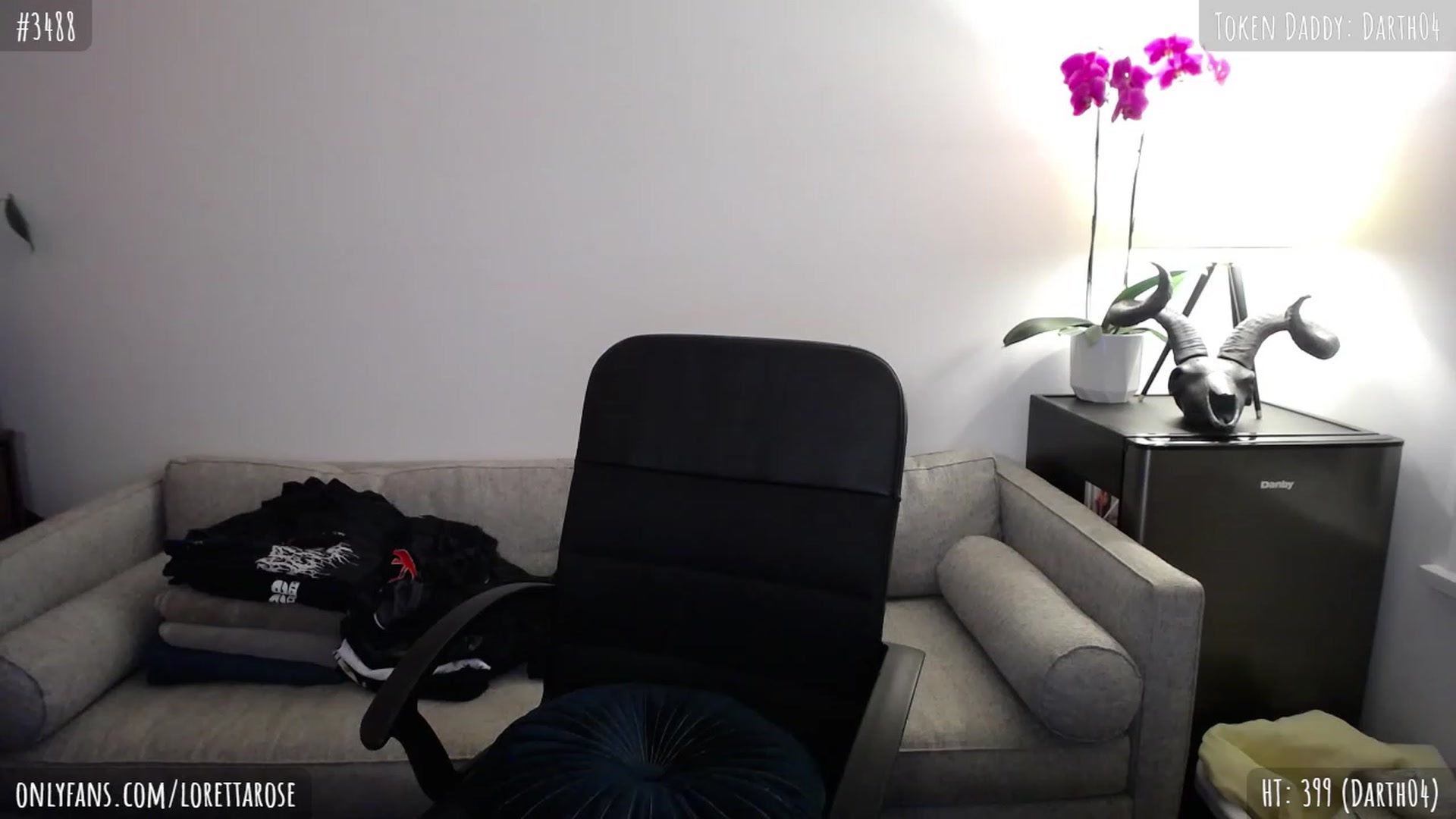 Gallery image thumbnail from LorettaRose's myfreecams stream on, 09/29/2023, 08:36 image 4 of 20