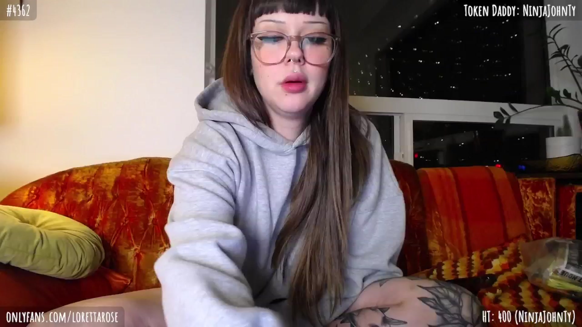 Gallery image thumbnail from LorettaRose's myfreecams stream on, 03/08/2024, 08:03 image 2 of 20