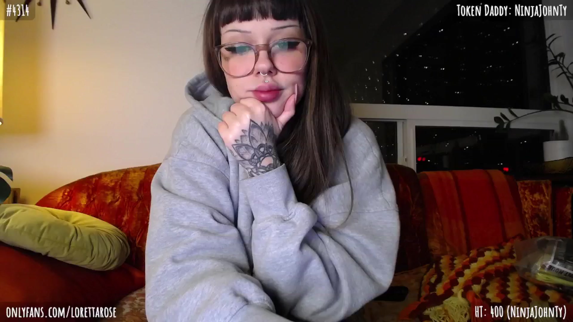 Gallery image thumbnail from LorettaRose's myfreecams stream on, 03/08/2024, 08:03 image 14 of 20