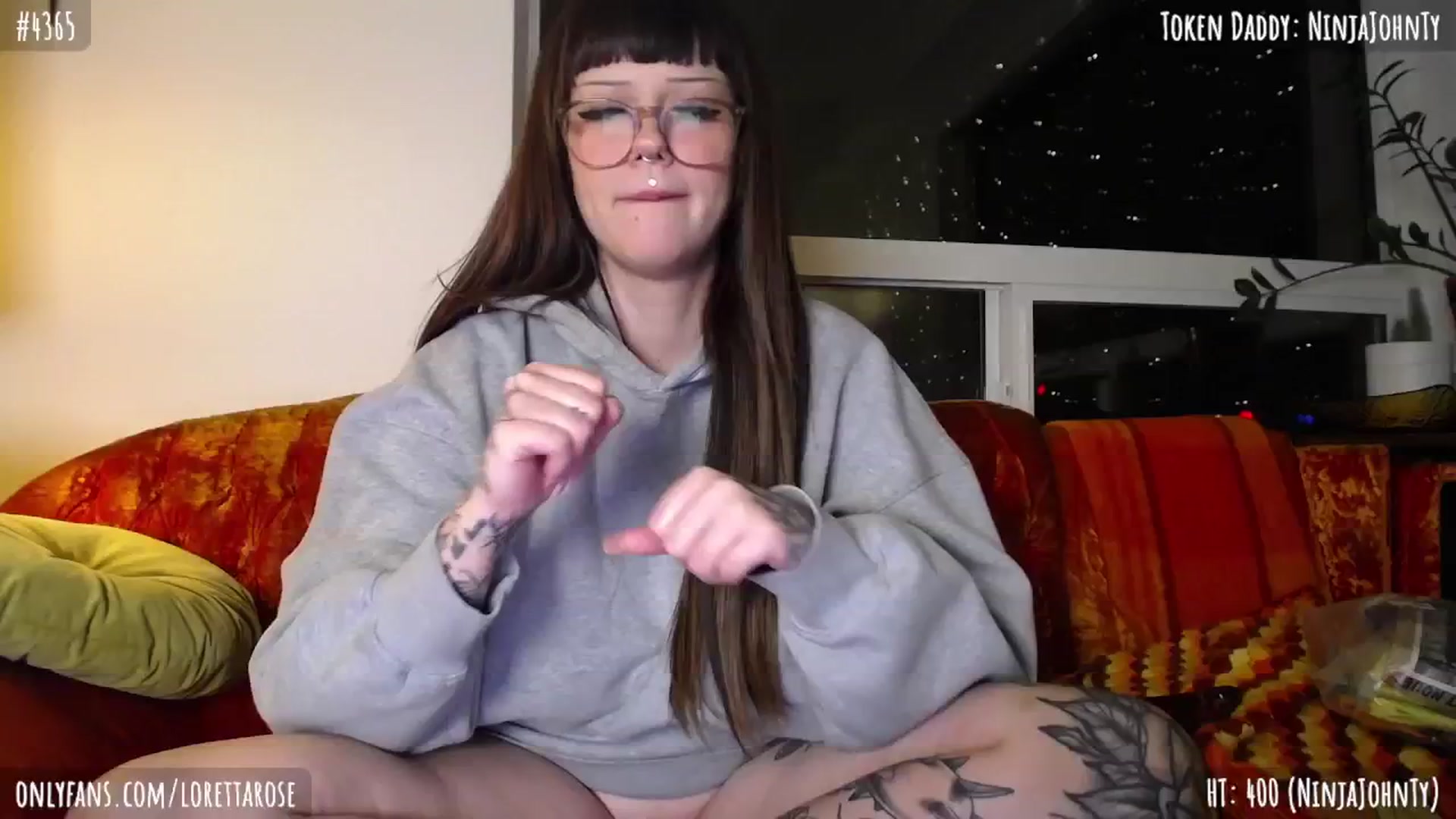 Gallery image thumbnail from LorettaRose's myfreecams stream on, 03/08/2024, 08:03 image 3 of 20