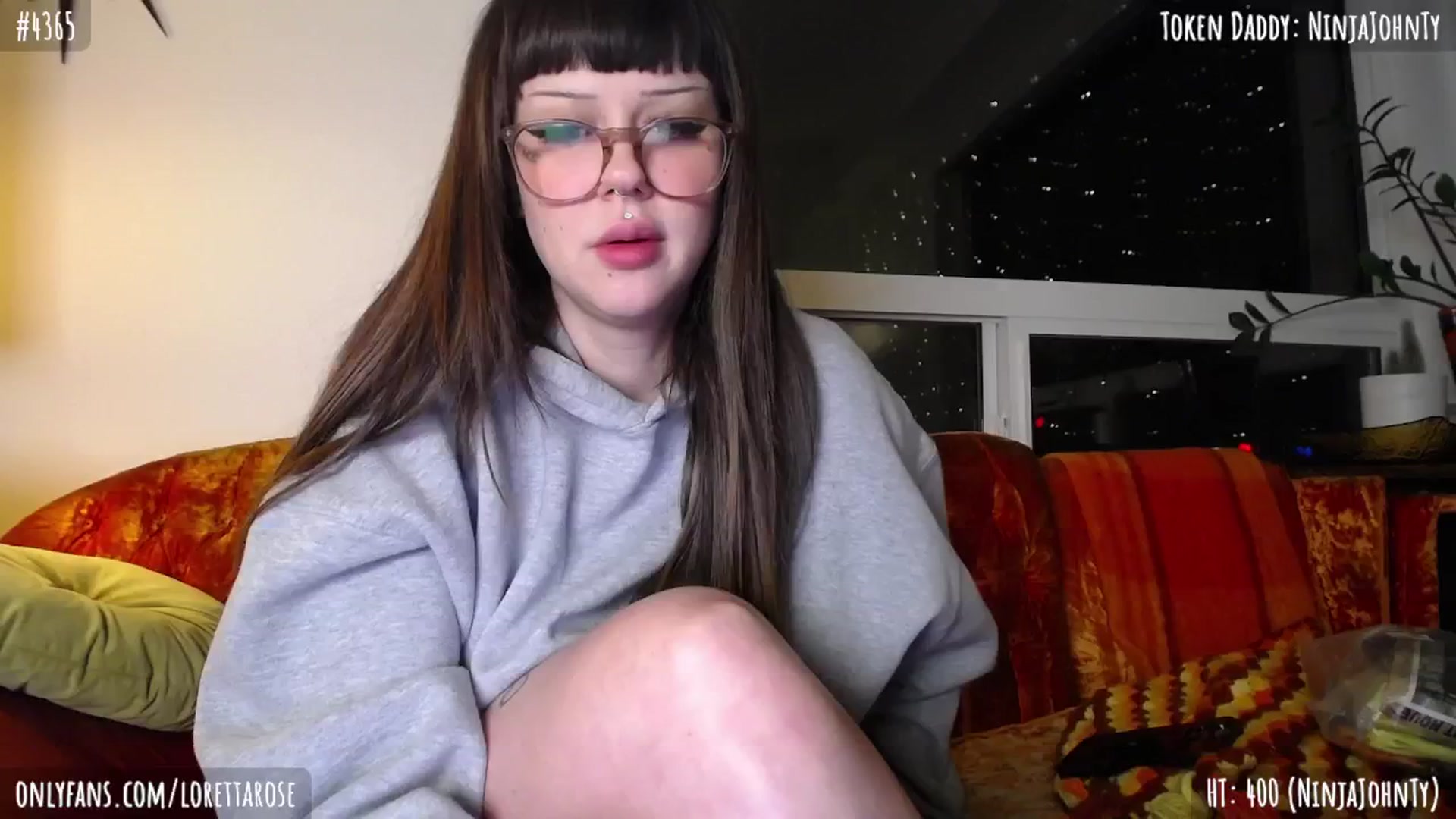 Gallery image thumbnail from LorettaRose's myfreecams stream on, 03/08/2024, 08:03 image 4 of 20