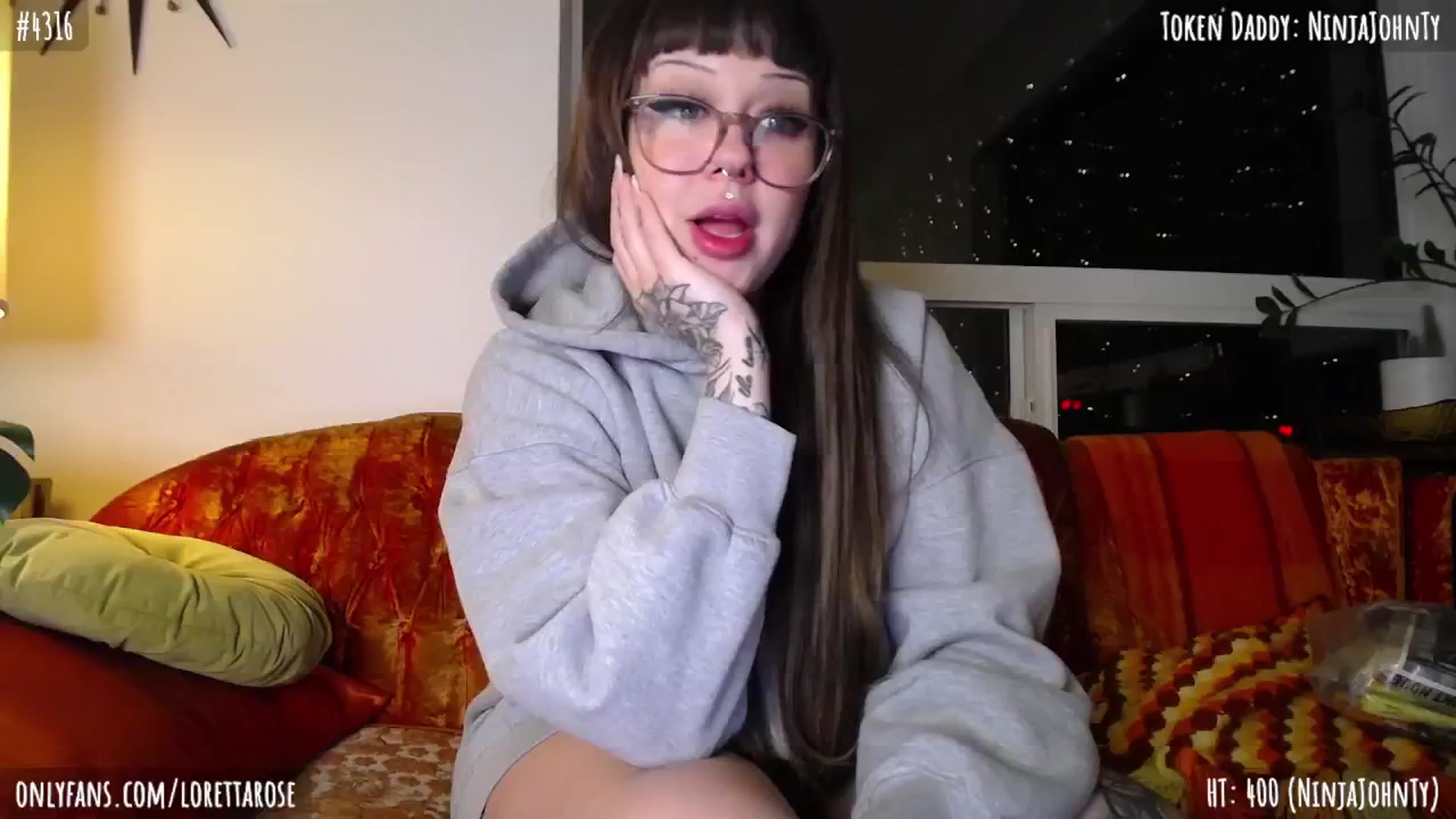 Gallery image thumbnail from LorettaRose's myfreecams stream on, 03/08/2024, 08:03 image 9 of 20