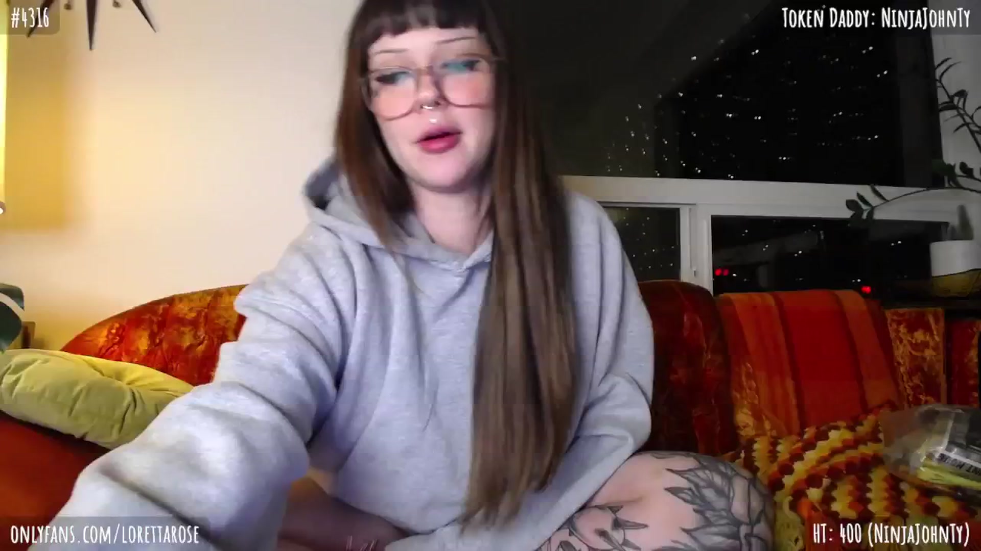 Gallery image thumbnail from LorettaRose's myfreecams stream on, 03/08/2024, 08:03 image 10 of 20