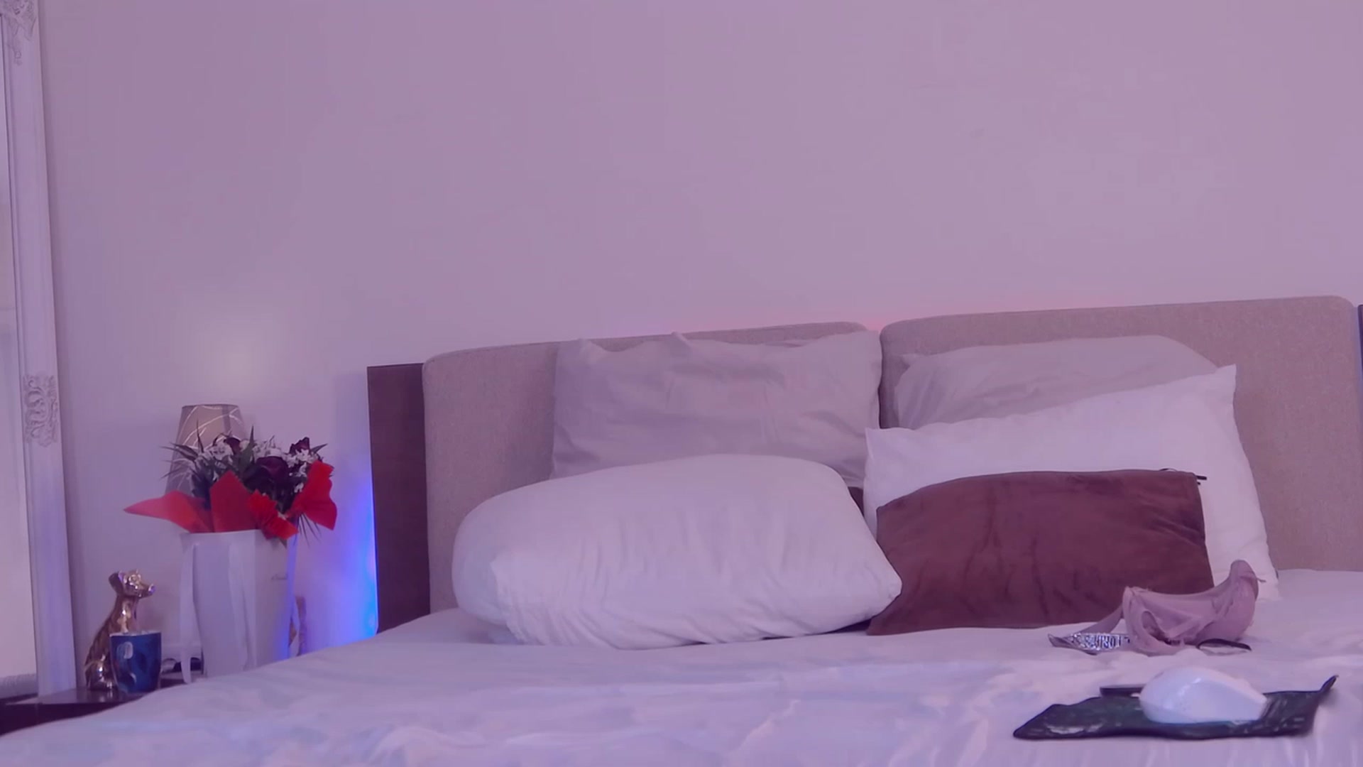 Gallery image thumbnail from Lorettelorena's myfreecams stream on, 03/17/2023, 12:00 image 11 of 20