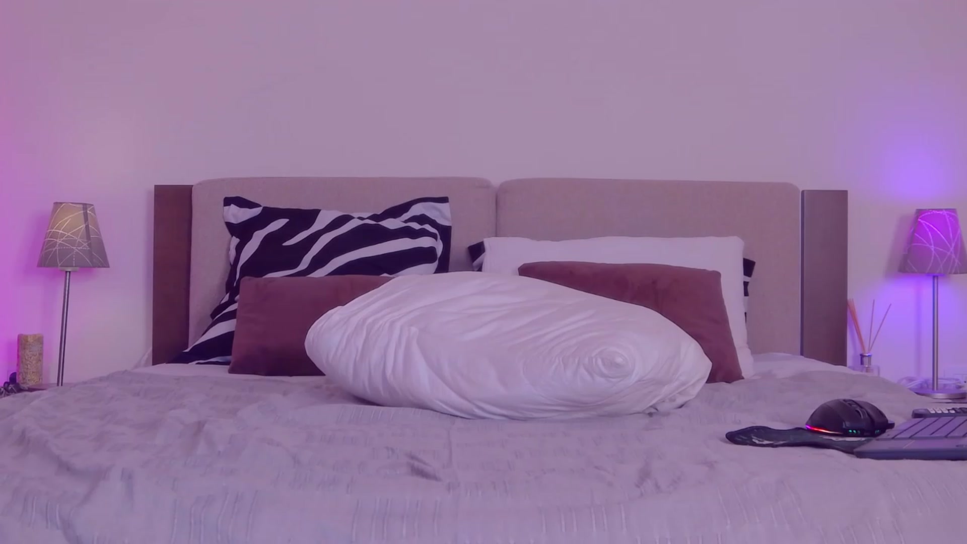 Gallery image thumbnail from Lorettelorena's myfreecams stream on, 05/02/2023, 03:50 image 19 of 20