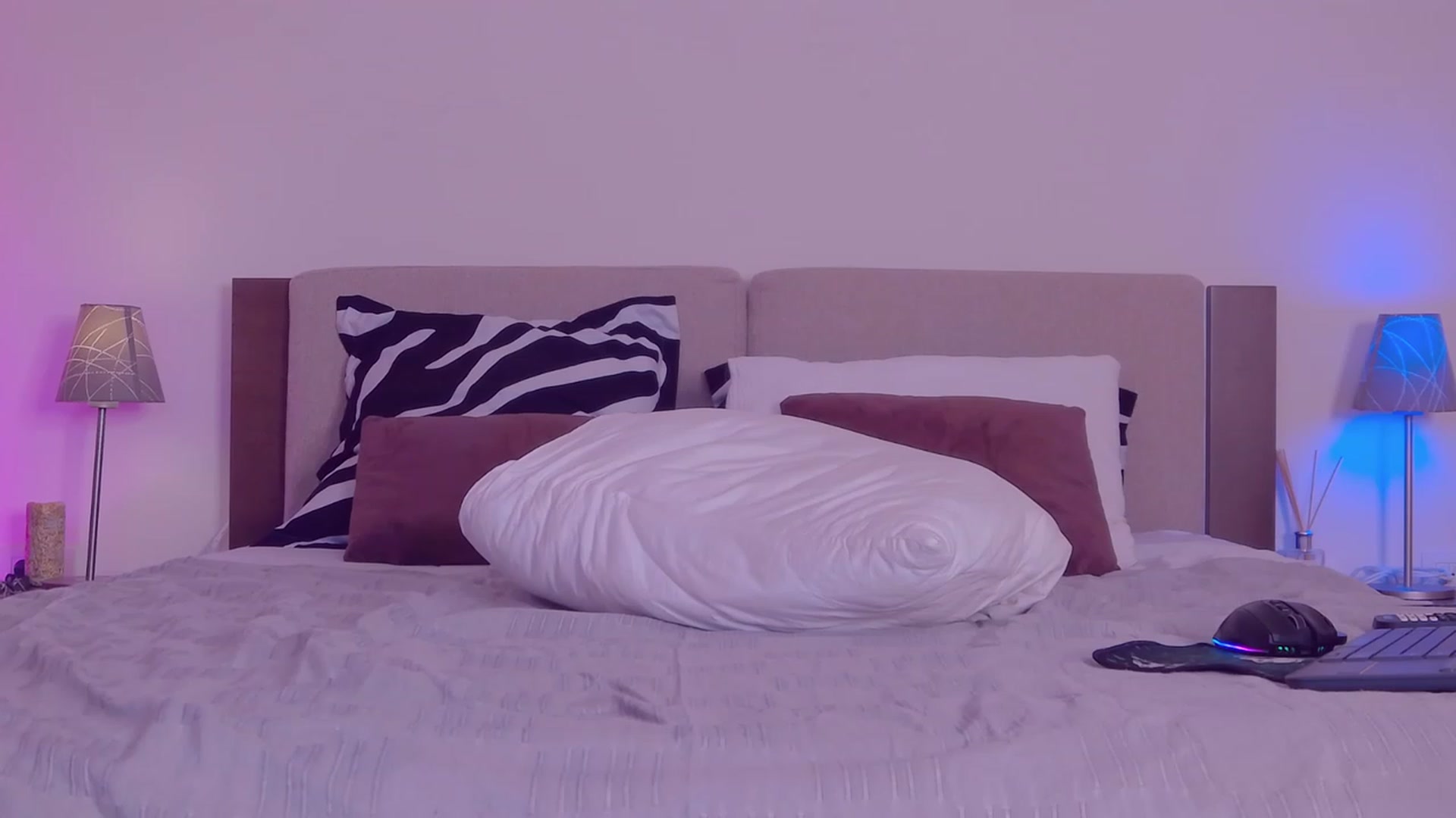 Gallery image thumbnail from Lorettelorena's myfreecams stream on, 05/02/2023, 03:50 image 16 of 20