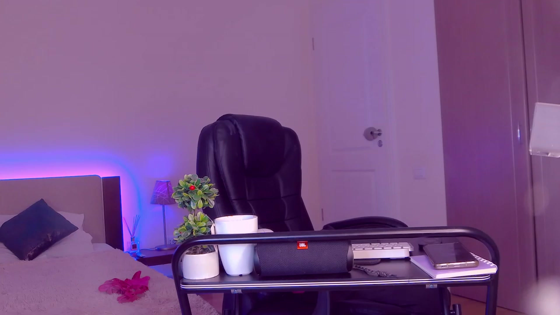 Gallery image thumbnail from Lorettelorena's myfreecams stream on, 10/28/2023, 10:47 image 14 of 20