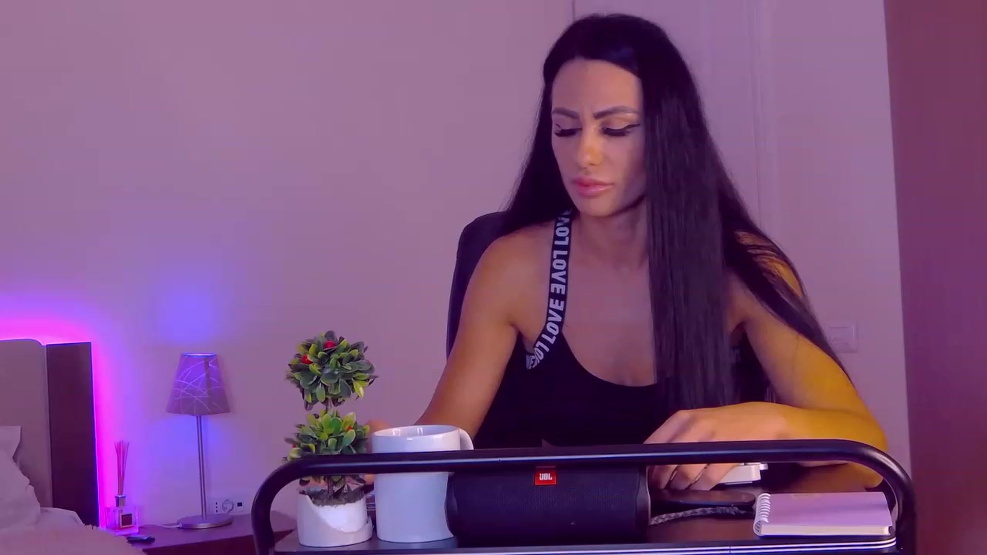 Gallery image thumbnail from Lorettelorena's myfreecams stream on, 10/30/2023, 11:56 image 8 of 20