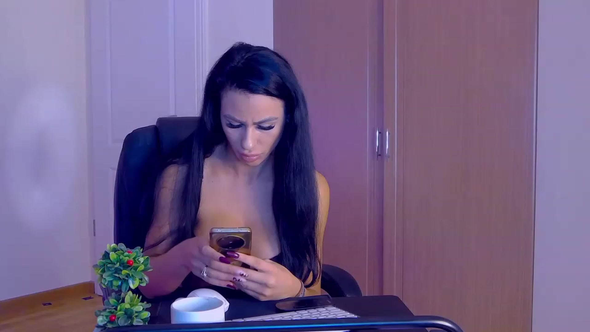 Gallery image thumbnail from Lorettelorena's myfreecams stream on, 11/08/2023, 15:06 image 3 of 20