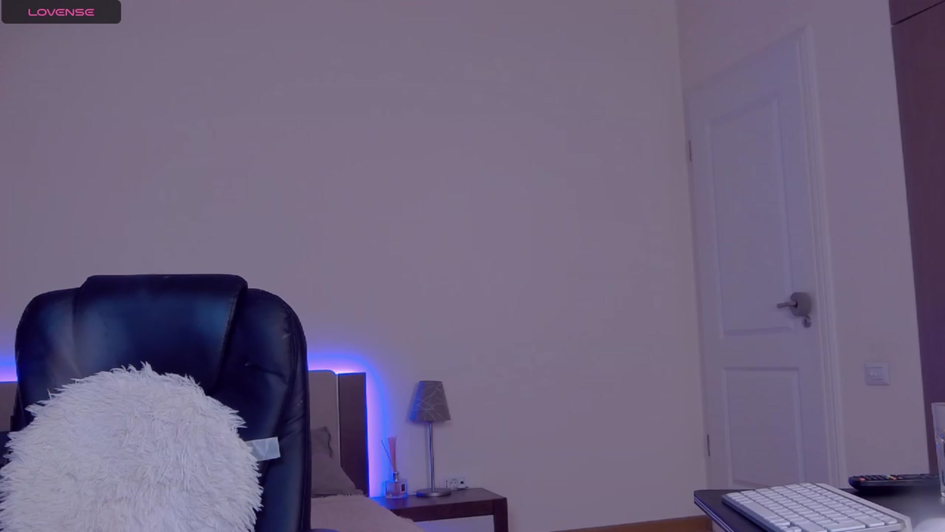 Gallery image thumbnail from Lorettelorena's myfreecams stream on, 12/21/2023, 23:25 image 16 of 20