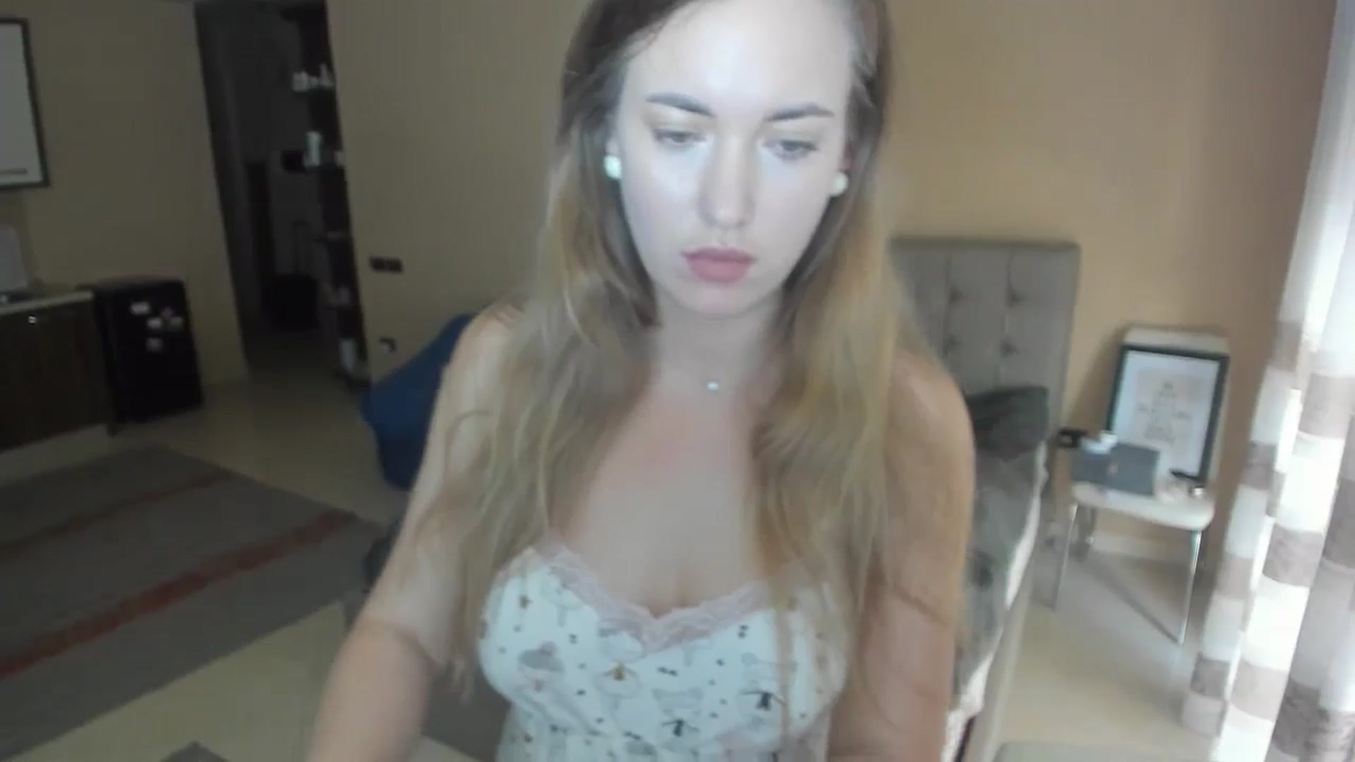 Gallery image thumbnail from Lori_Versary's myfreecams stream on, 04/07/2024, 14:08 image 18 of 20