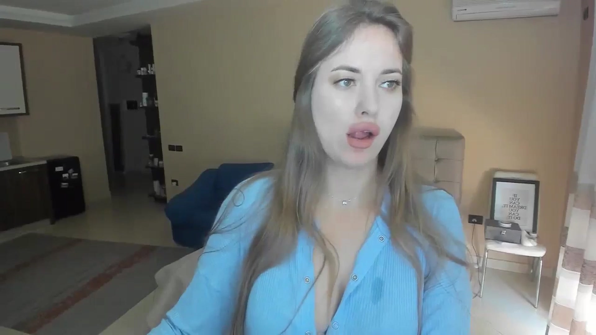 Gallery image thumbnail from Lori_Versary's myfreecams stream on, 04/25/2024, 12:29 image 12 of 20