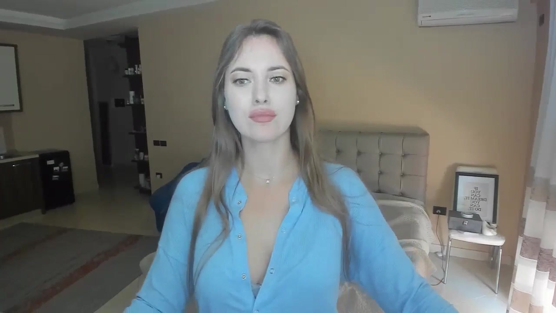 Gallery image thumbnail from Lori_Versary's myfreecams stream on, 04/25/2024, 13:02 image 2 of 20