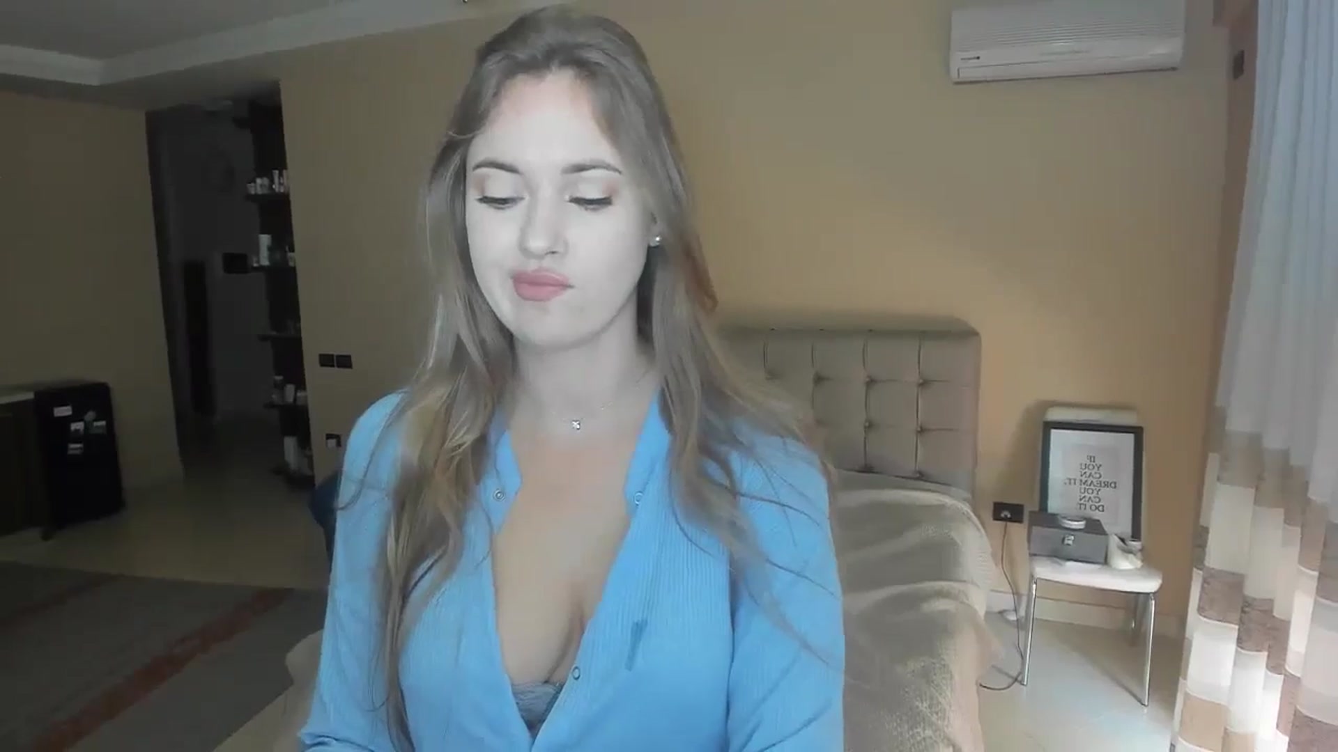 Gallery image thumbnail from Lori_Versary's myfreecams stream on, 04/25/2024, 13:02 image 10 of 20