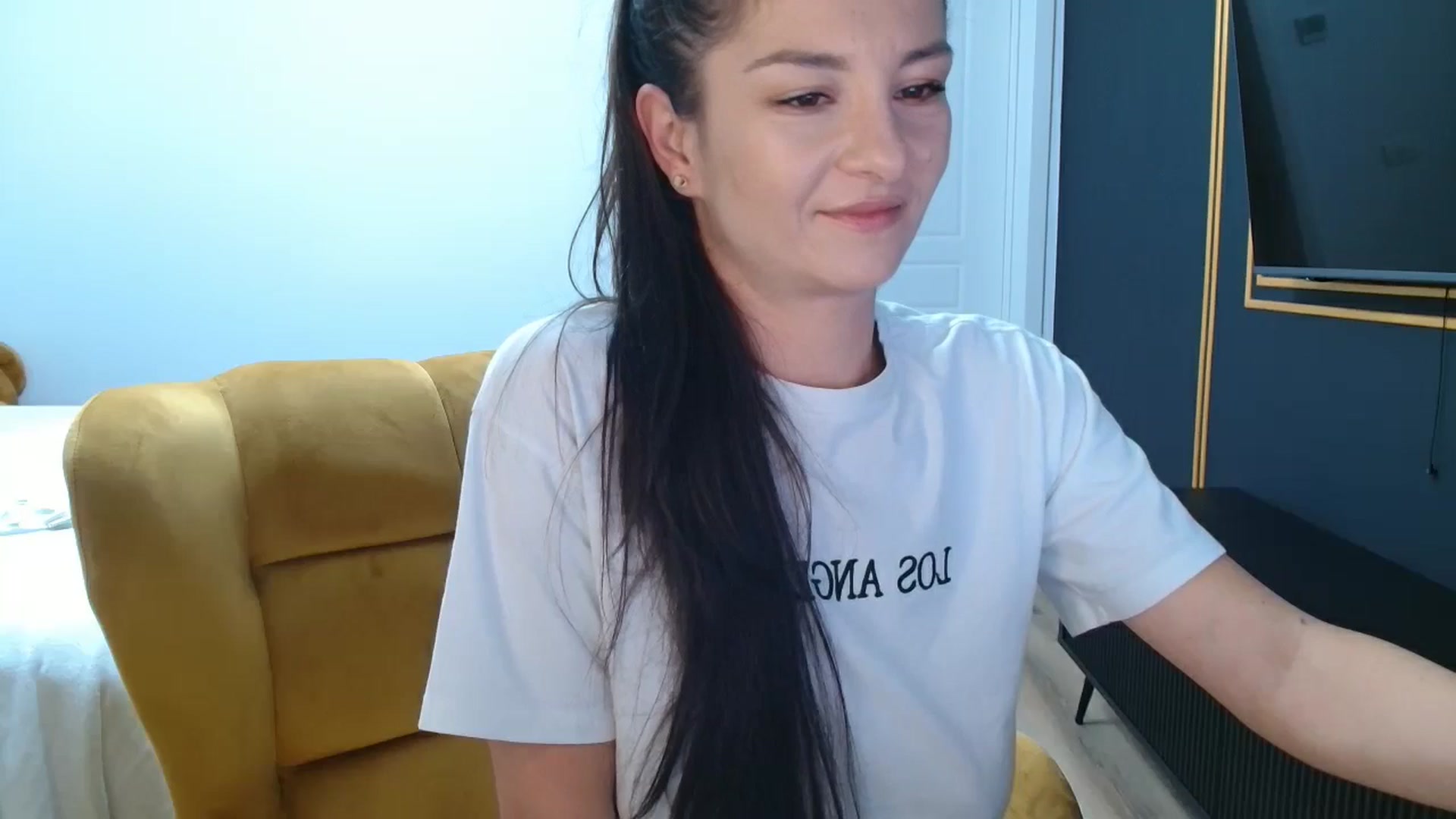 Gallery image thumbnail from LoryBday's myfreecams stream on, 05/07/2025, 01:55 image 4 of 20